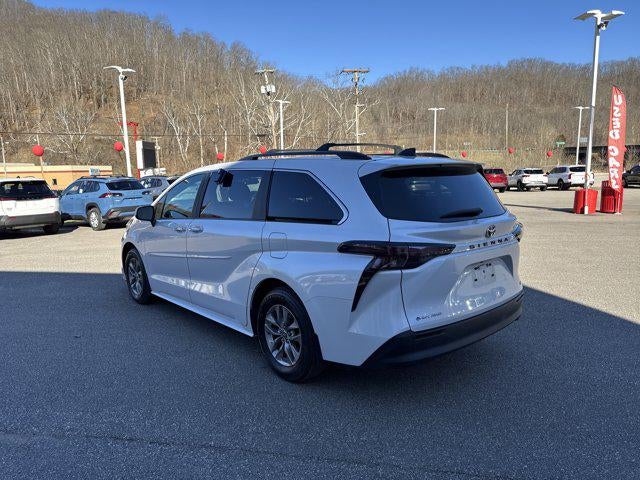 2025 Toyota Sienna XLE