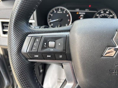 2023 Mitsubishi Outlander SE