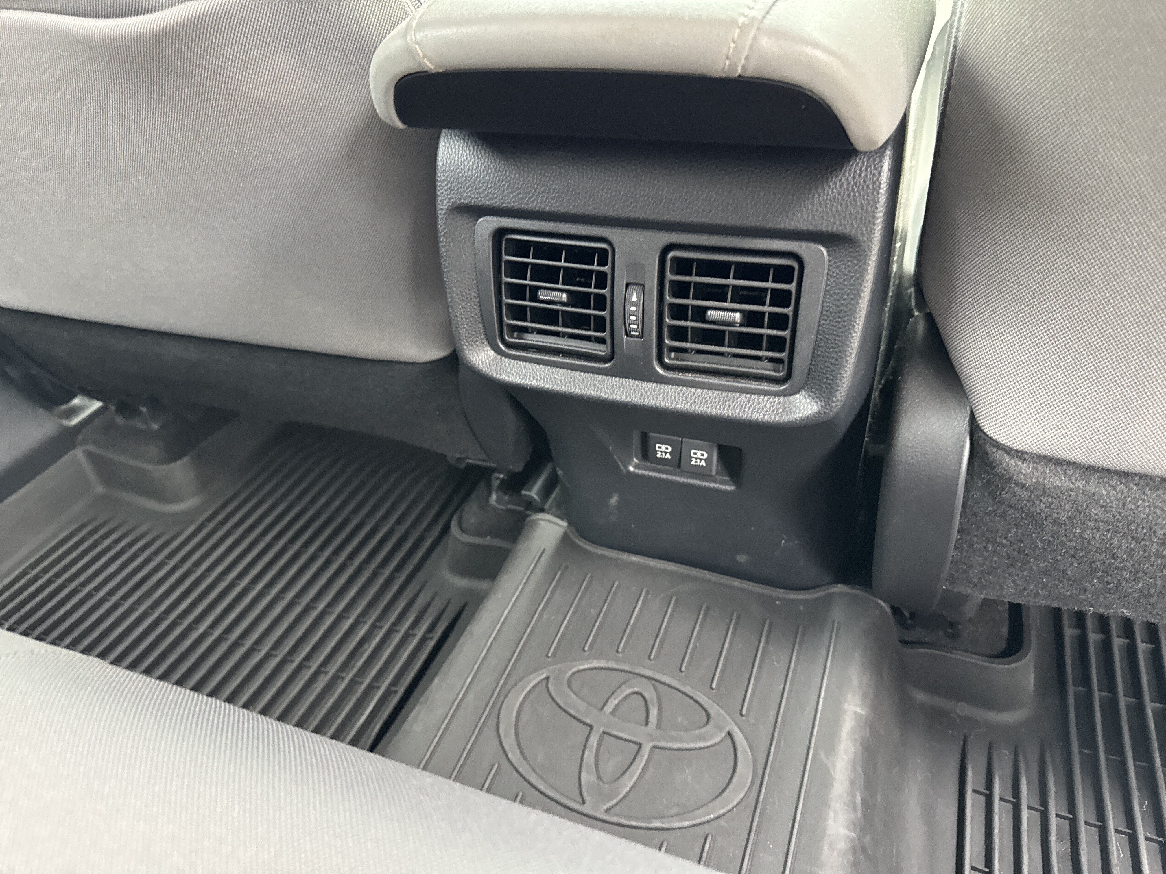 2022 Toyota Venza LE