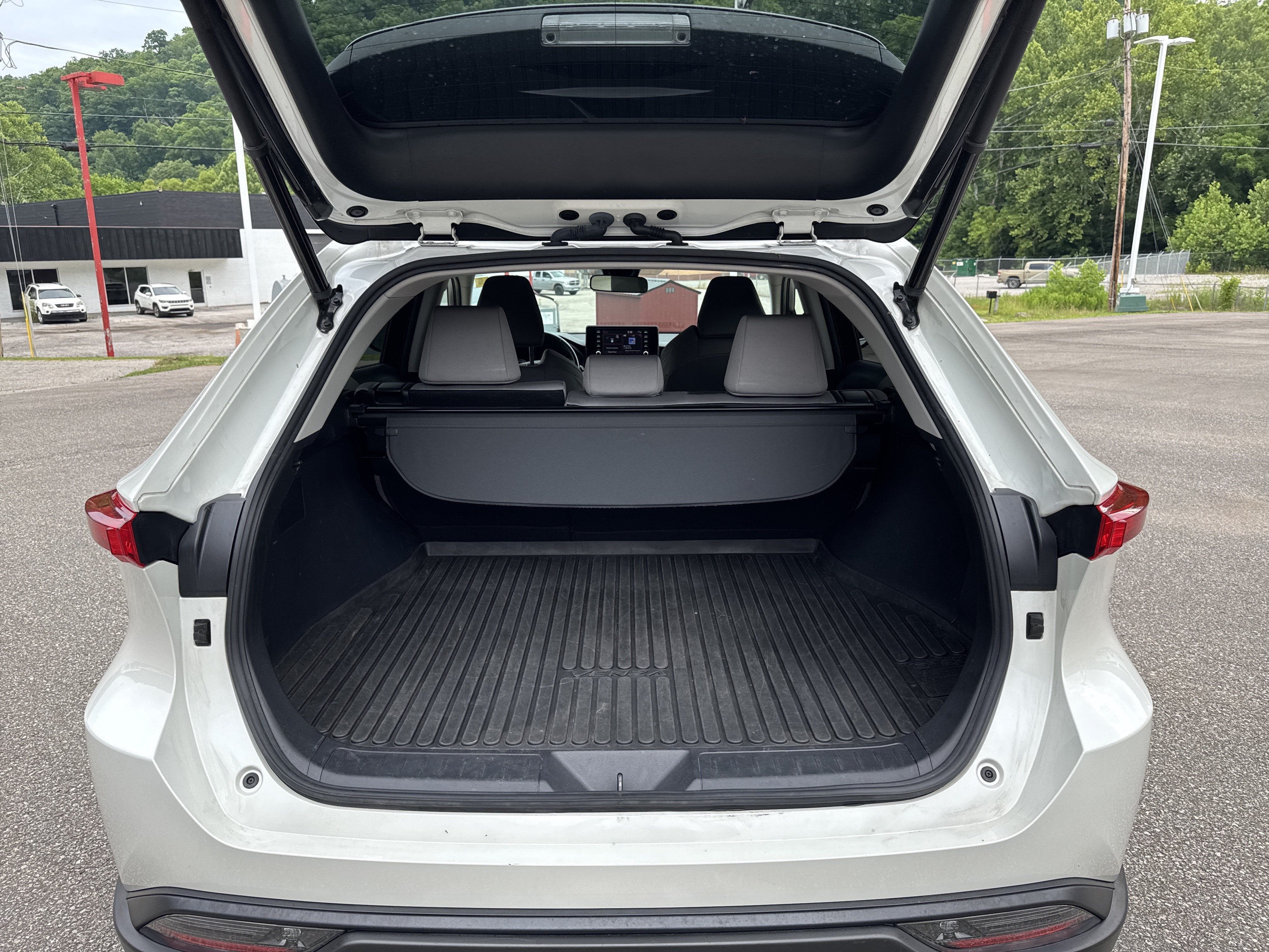 2022 Toyota Venza LE