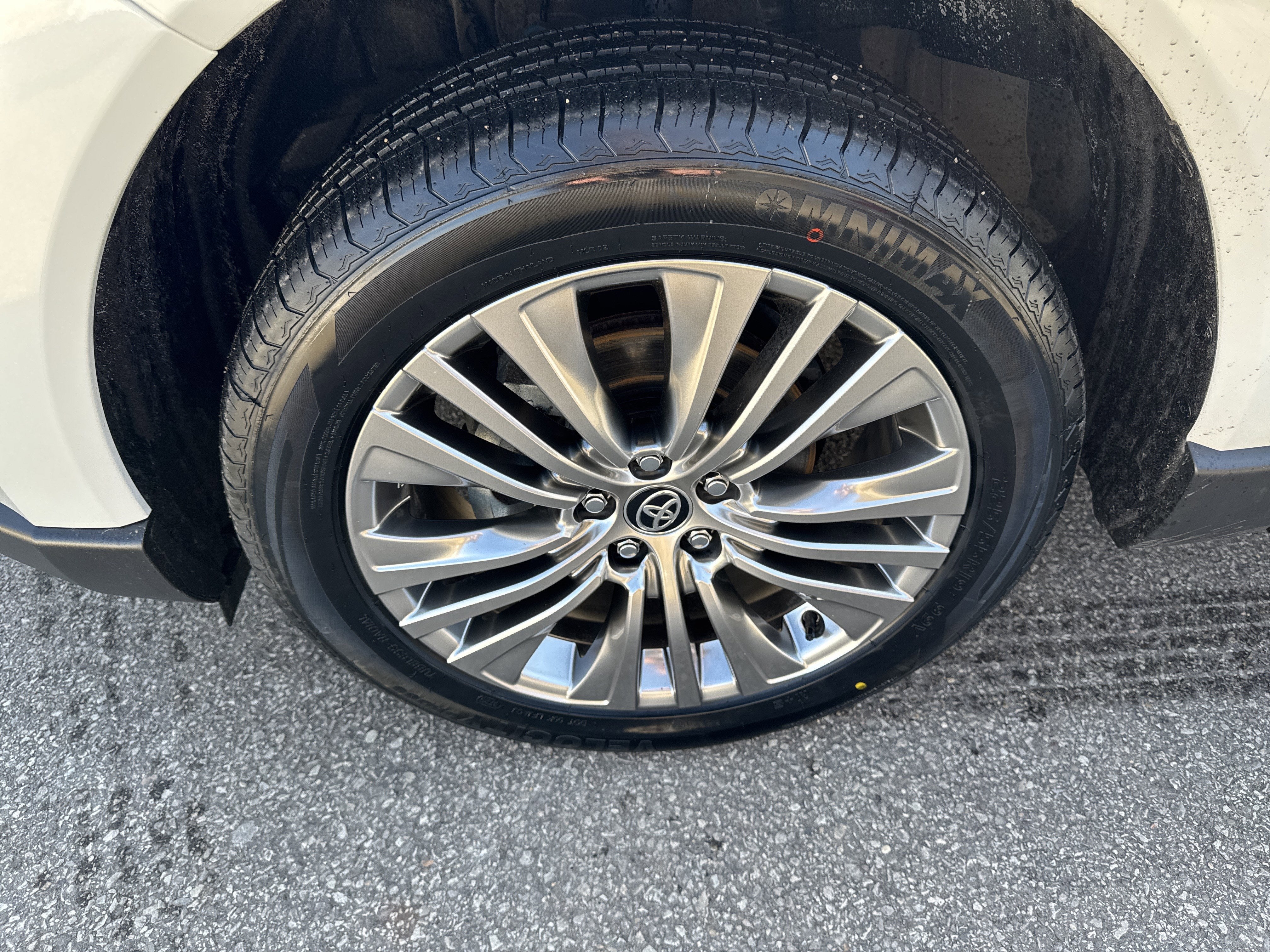 2023 Toyota Venza XLE