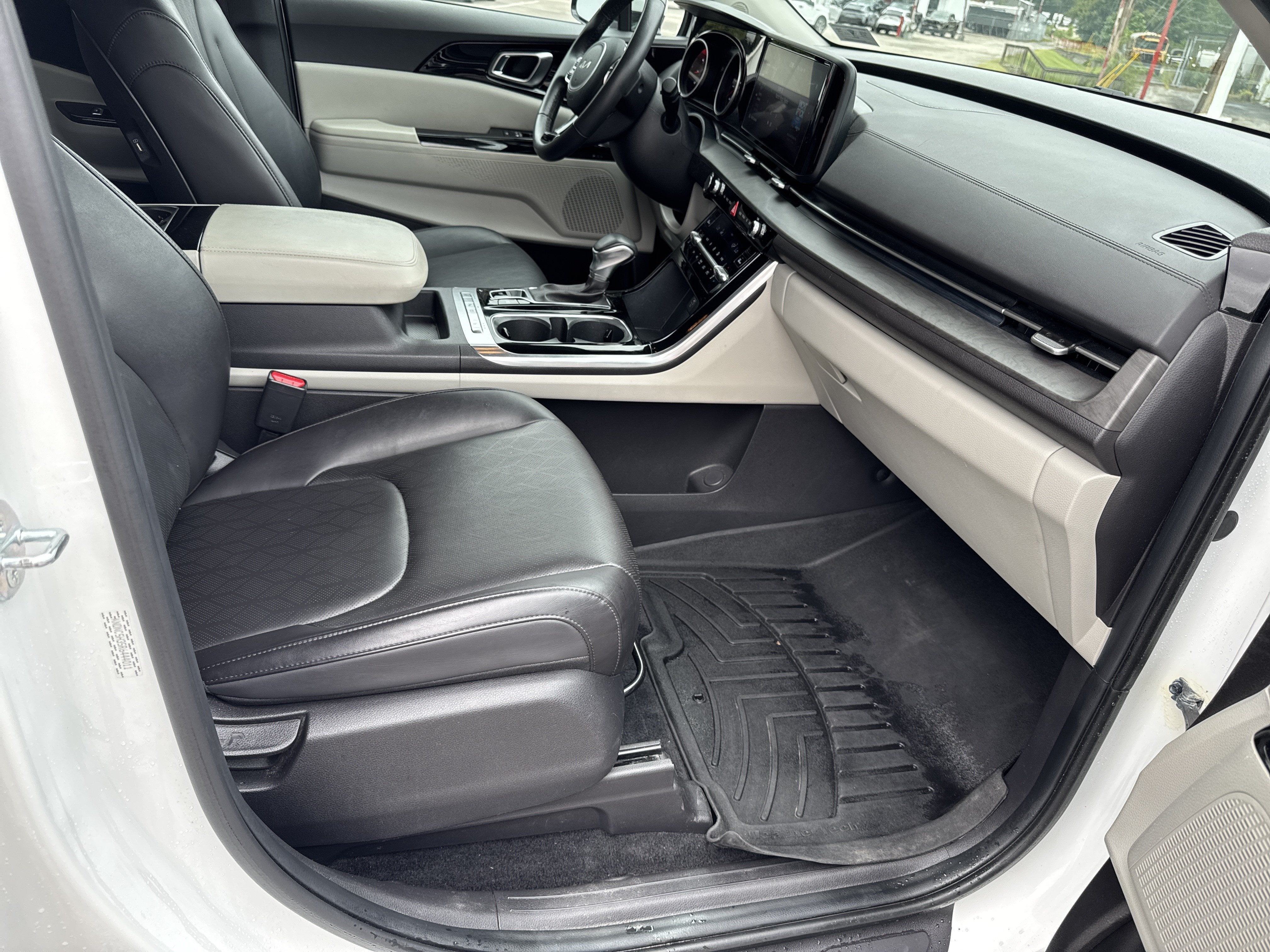 2024 Kia Carnival EX