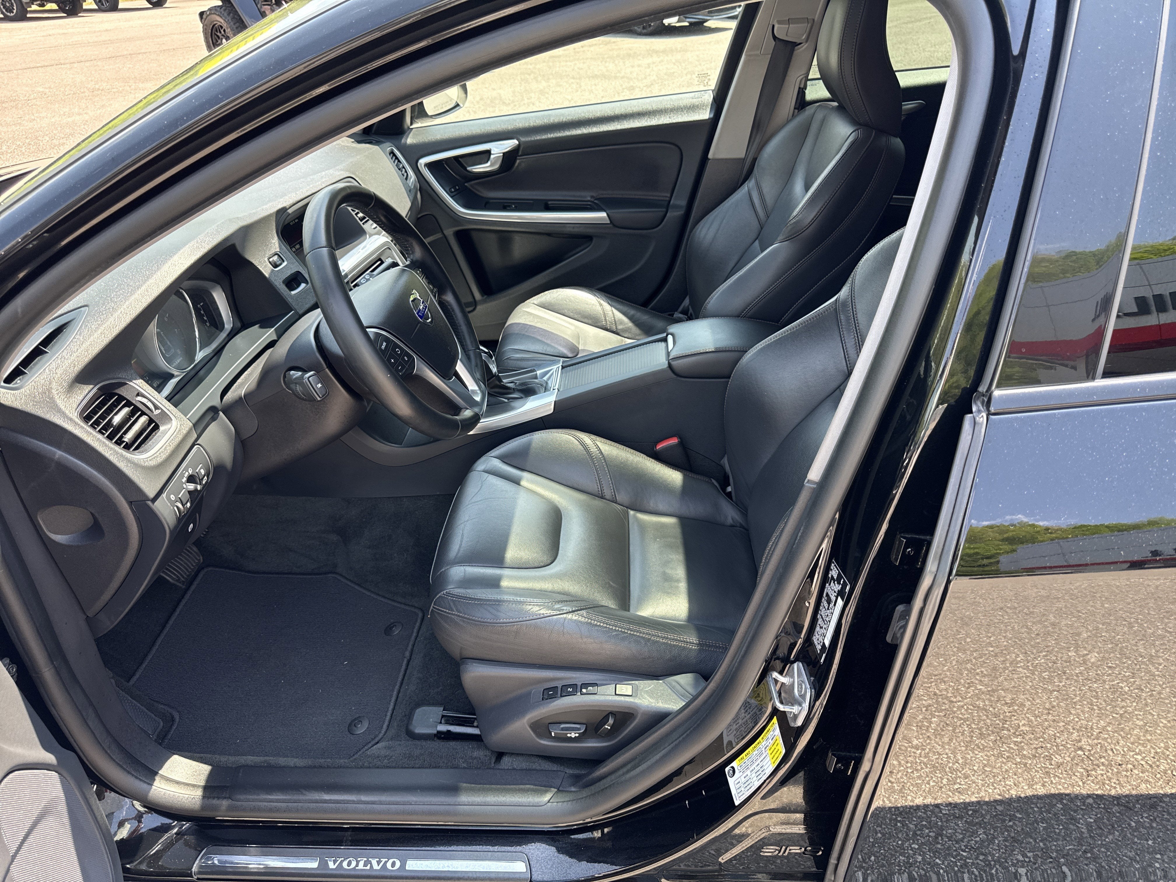 2015 Volvo V60 Cross Country T5