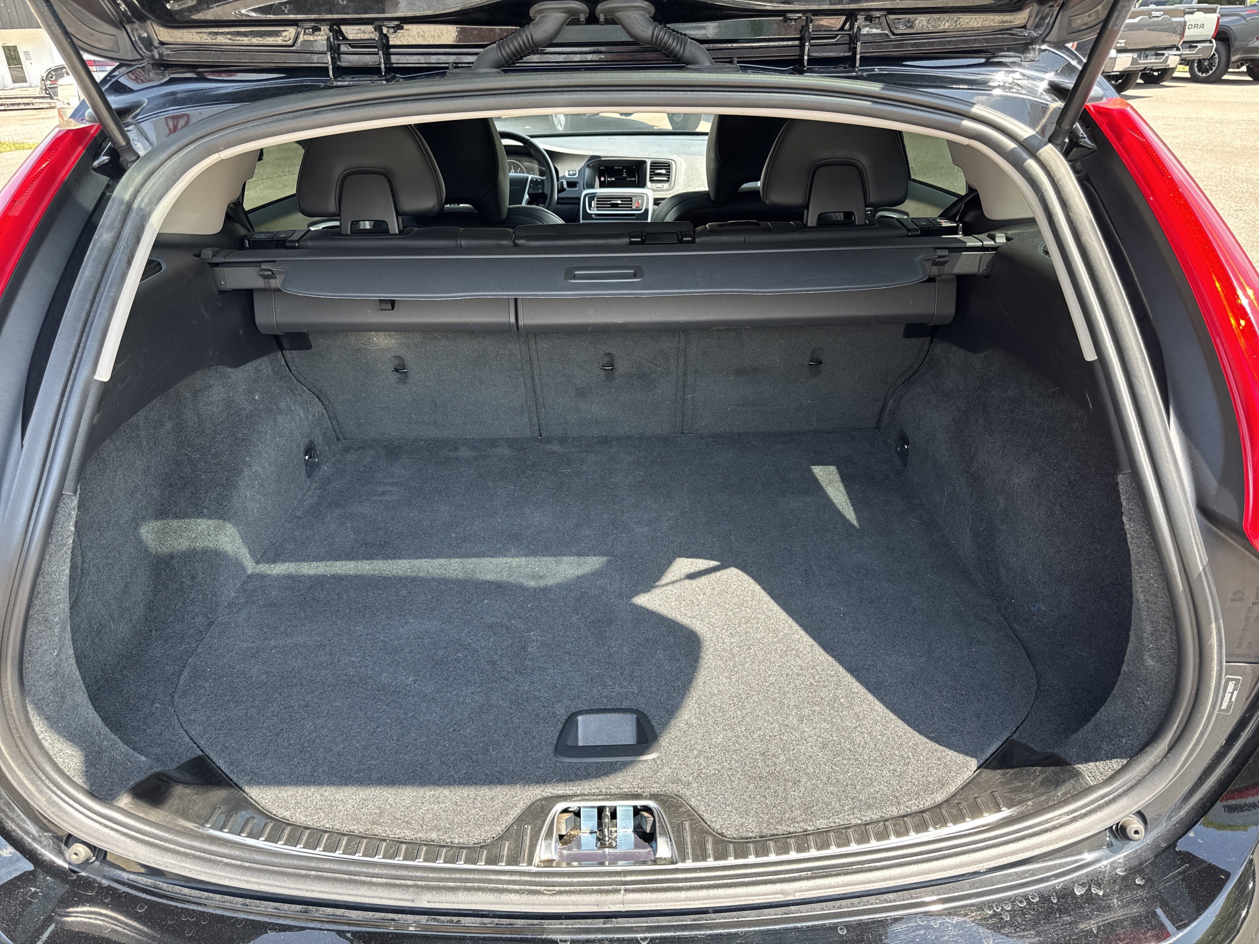 2015 Volvo V60 Cross Country T5