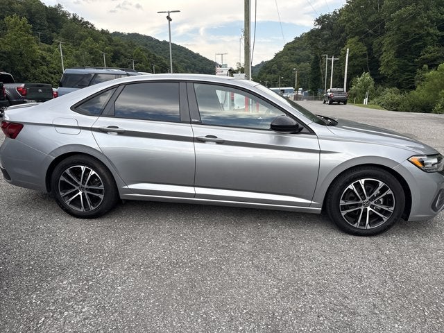 2024 Volkswagen Jetta SPORT AUTO