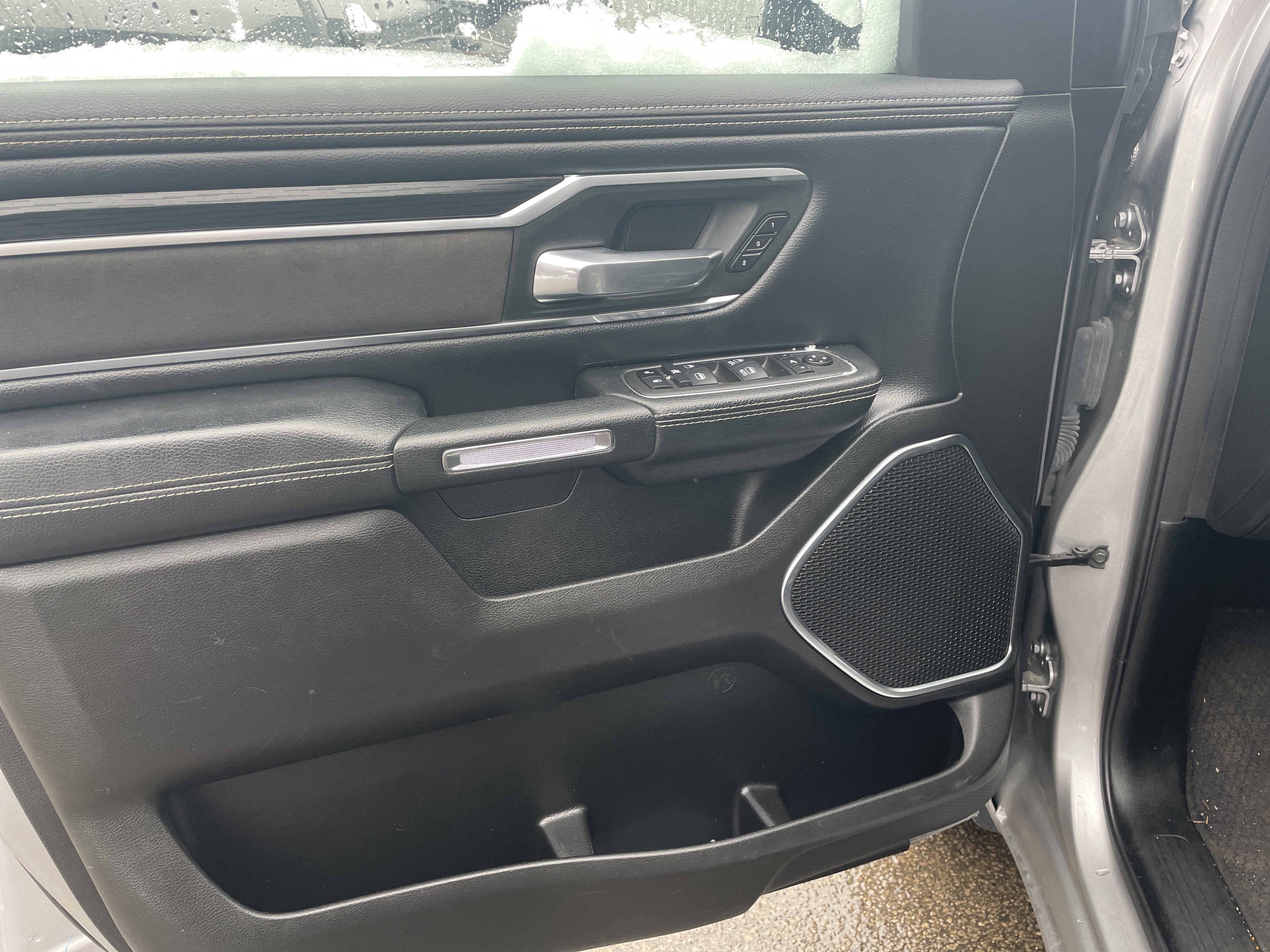 2024 RAM 1500 Laramie Crew Cab 4x4 5'7' Box