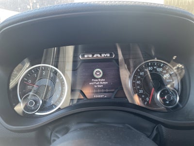 2023 RAM 1500 Laramie Crew Cab 4x4 5'7' Box