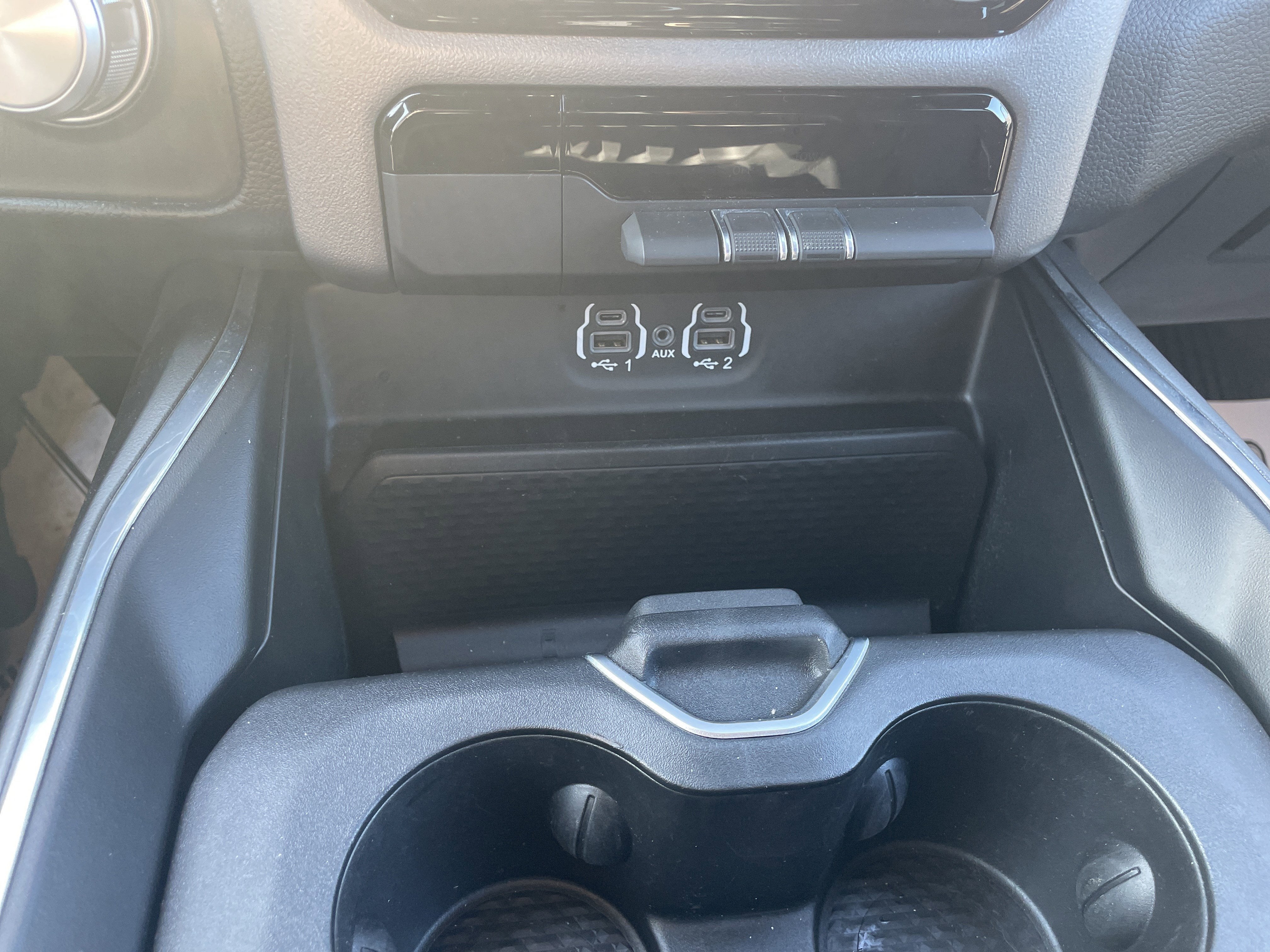 2023 RAM 1500 Laramie Crew Cab 4x4 5'7' Box