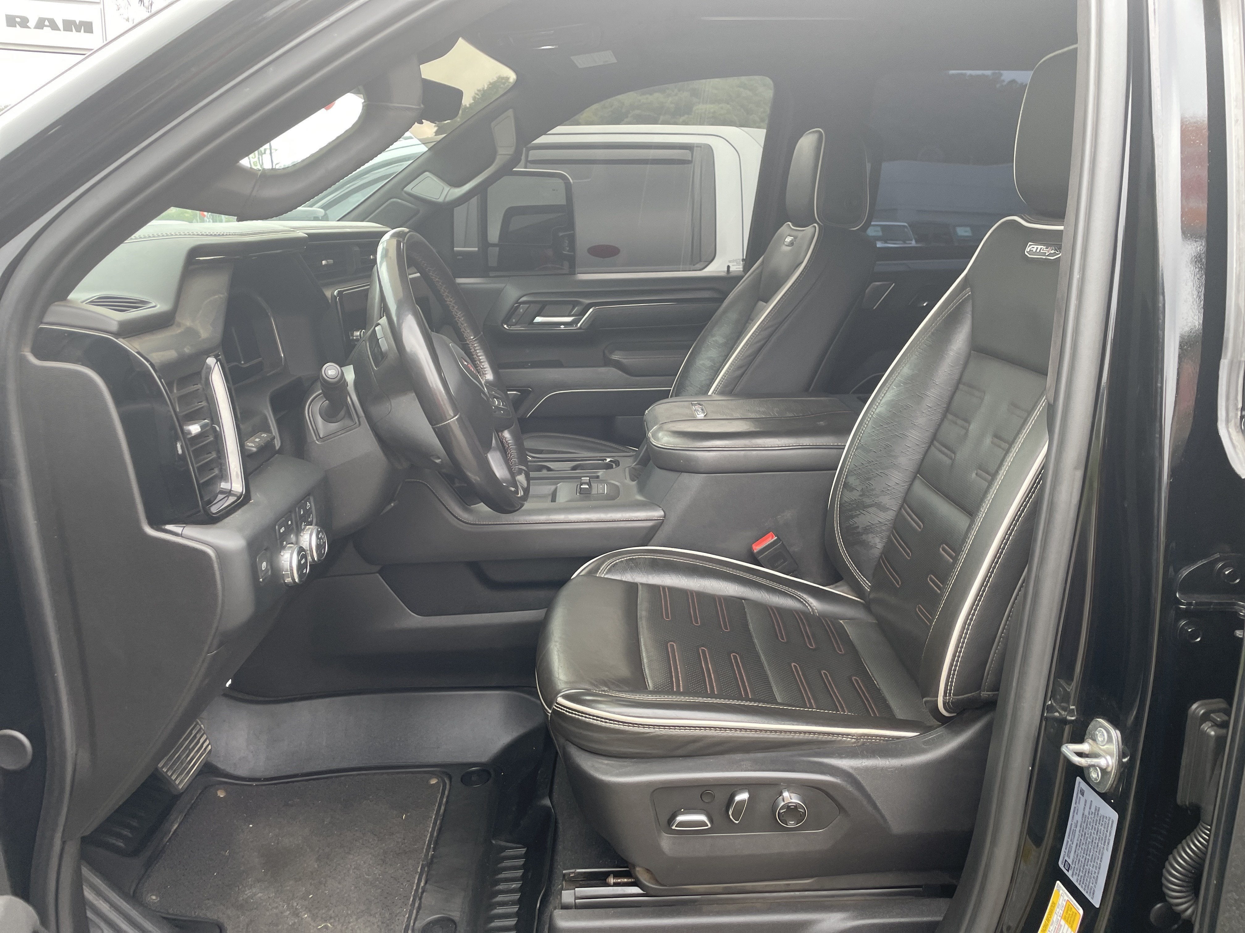 2024 GMC Sierra 2500HD 4WD Crew Cab Standard Bed AT4X
