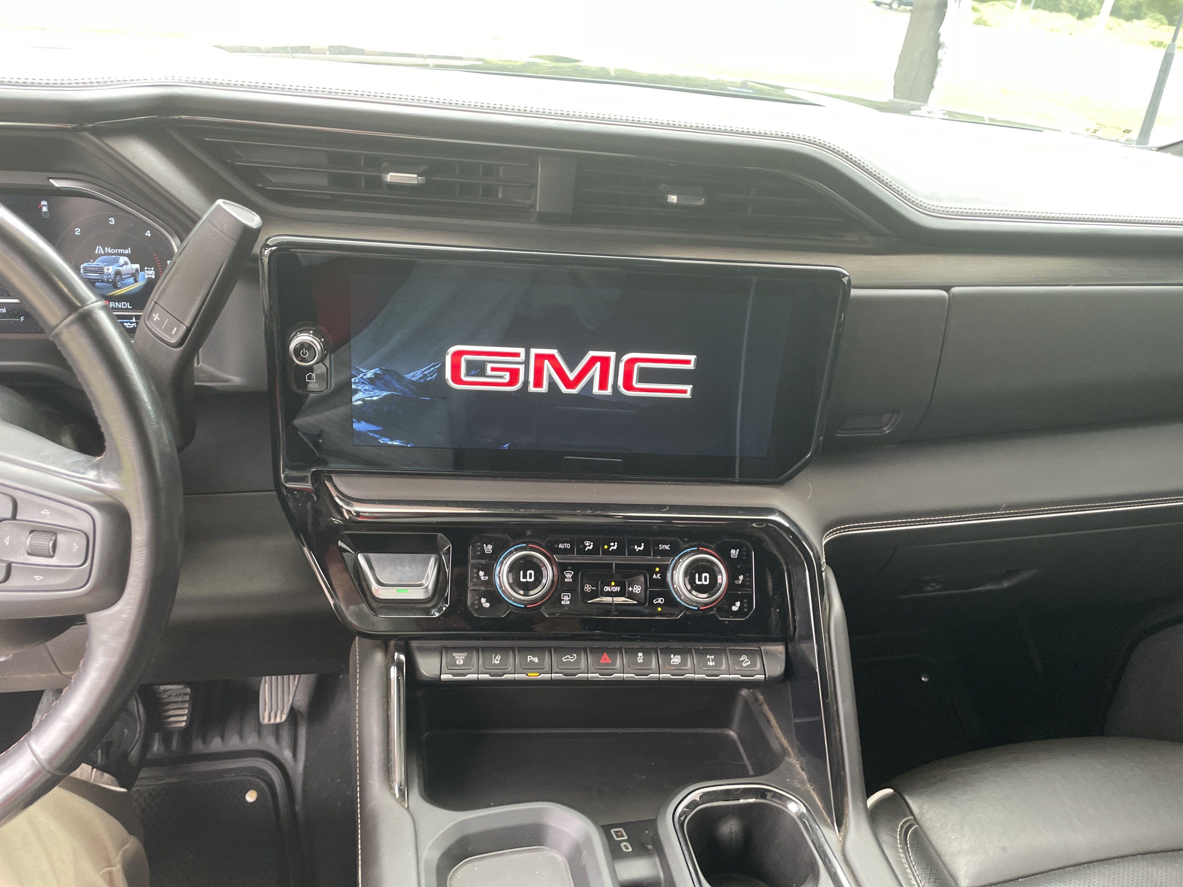 2024 GMC Sierra 2500HD 4WD Crew Cab Standard Bed AT4X