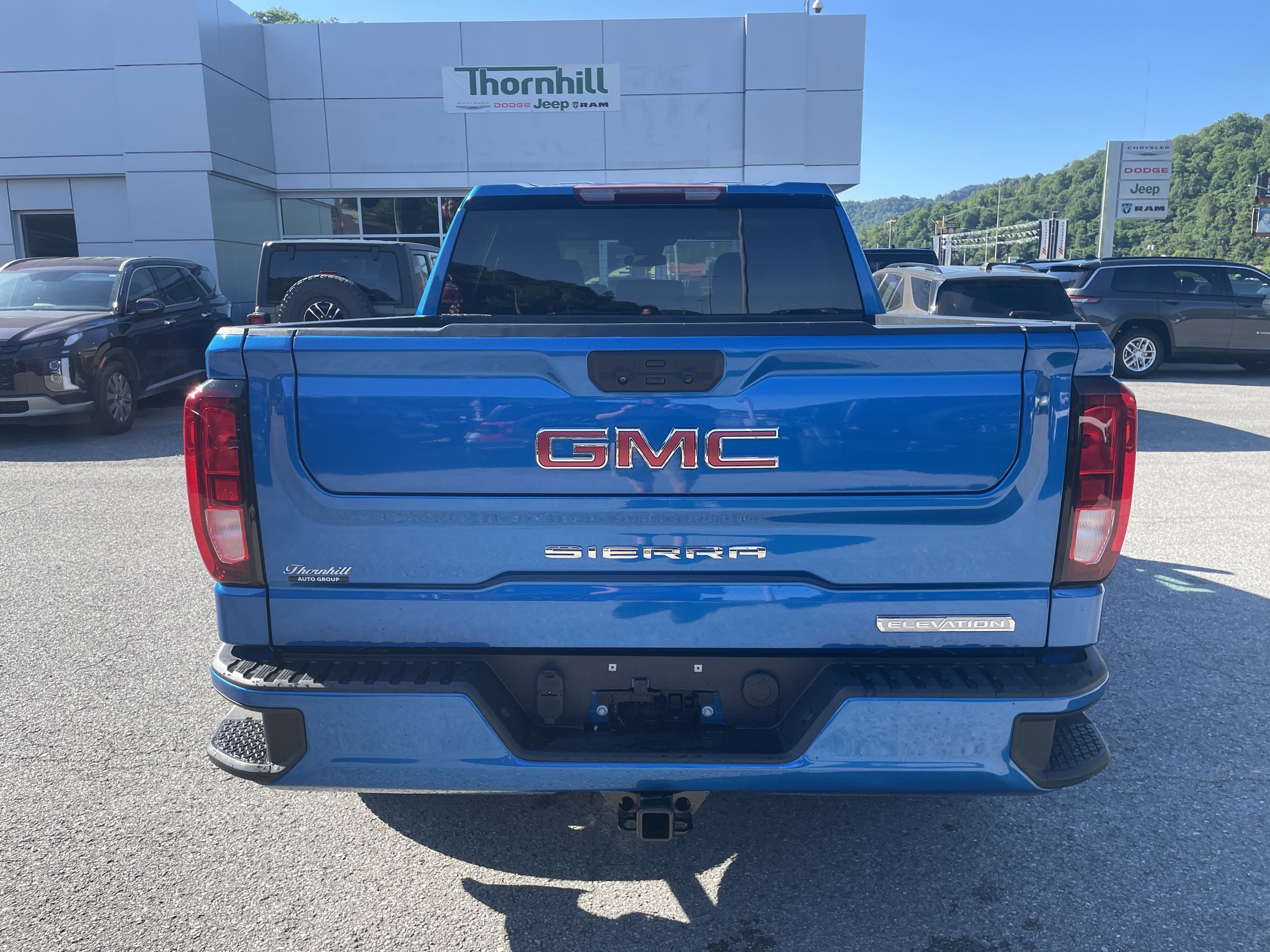 2023 GMC Sierra 1500 4WD Crew Cab Short Box Elevation with 3VL