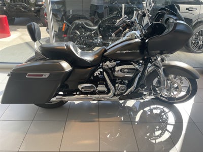 2020 Harley-Davidson Road Glide Base