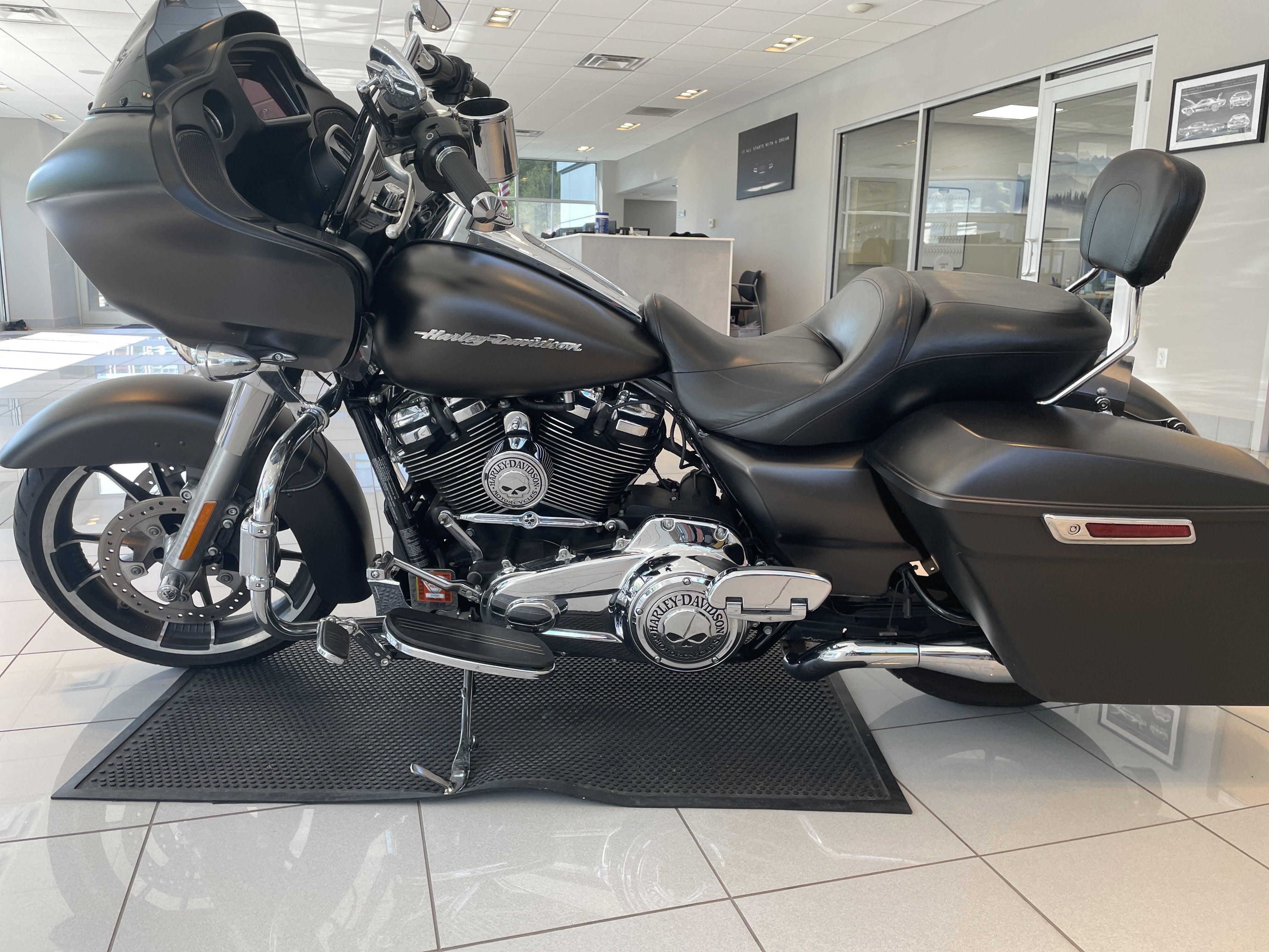 2020 Harley-Davidson Road Glide Base