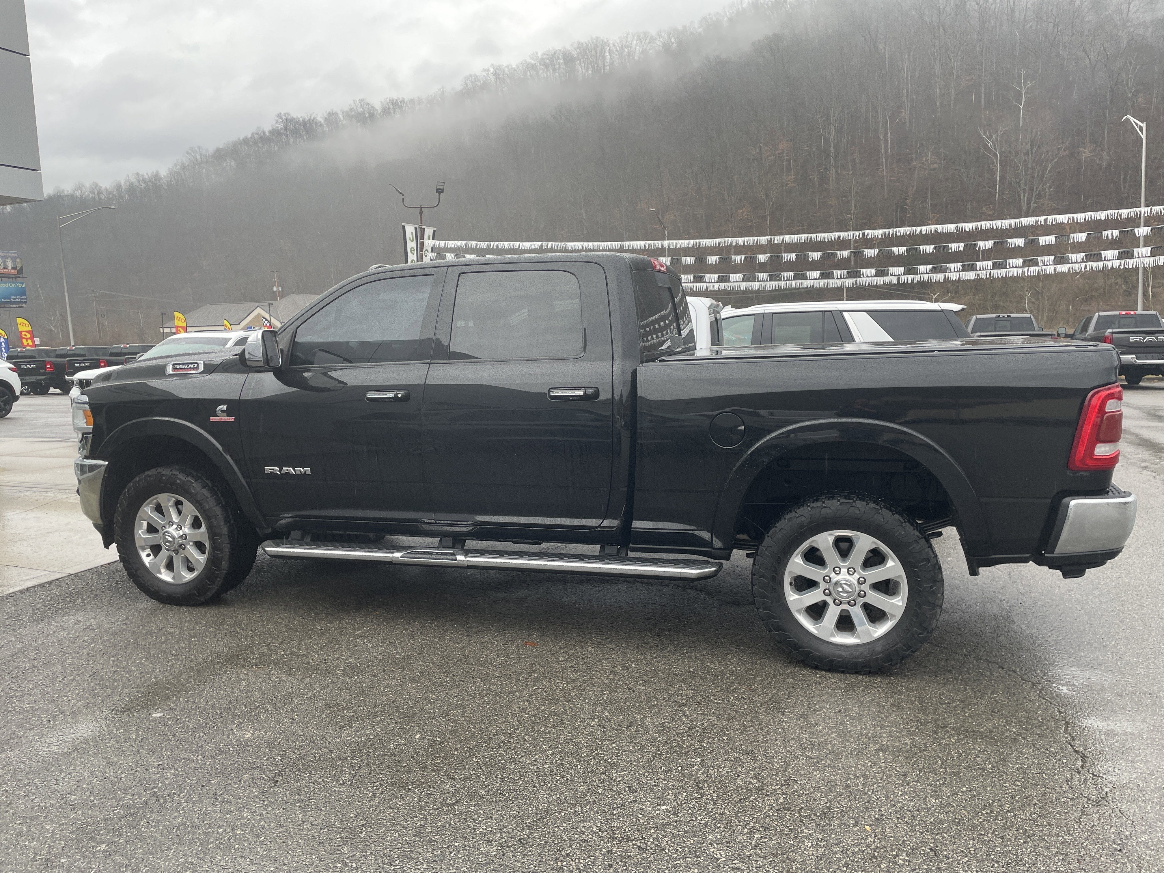 2022 RAM 3500 Laramie Crew Cab 4x4 6'4' Box