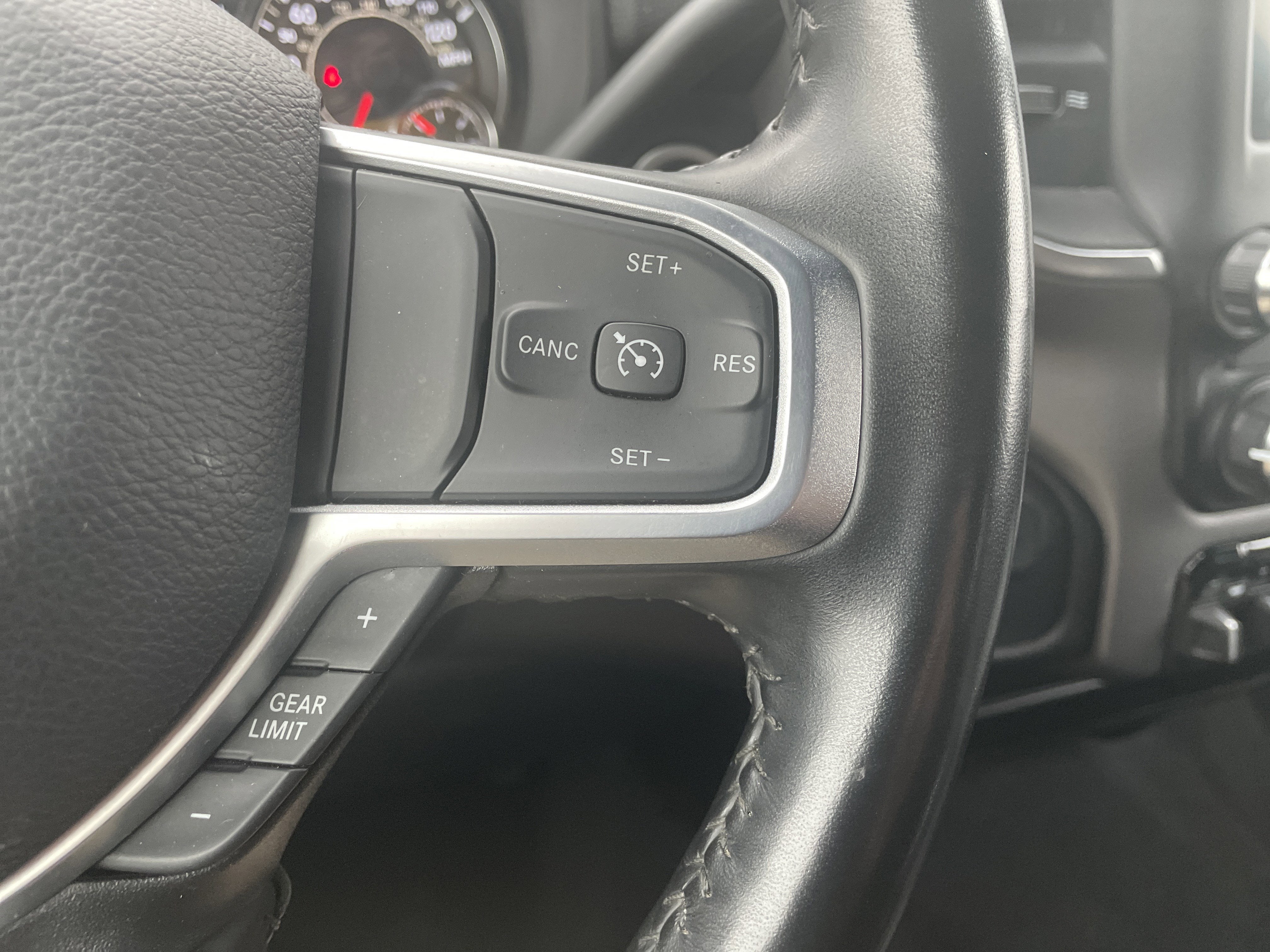 2024 RAM 2500 Big Horn Crew Cab 4x4 8' Box