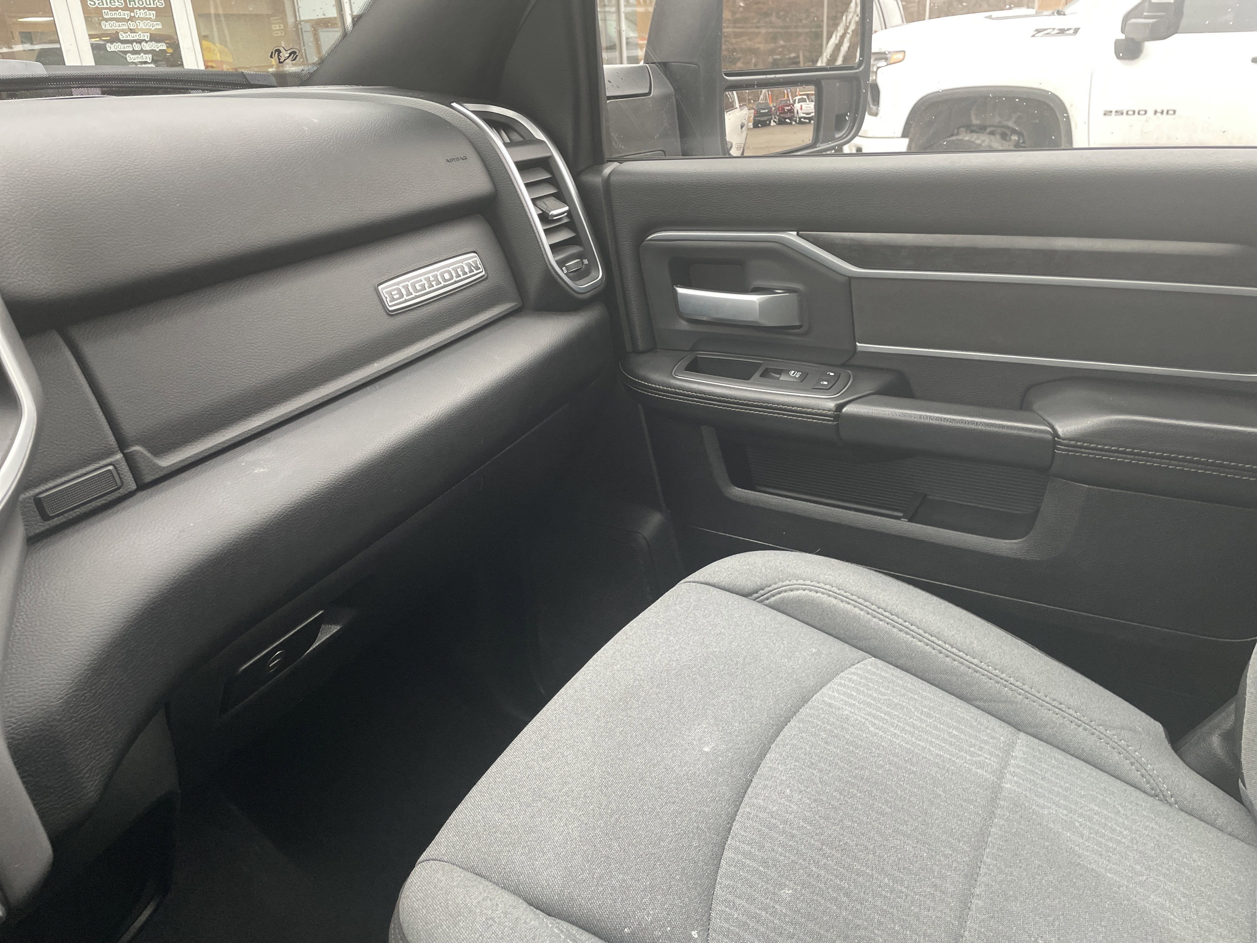 2024 RAM 2500 Big Horn Crew Cab 4x4 8' Box