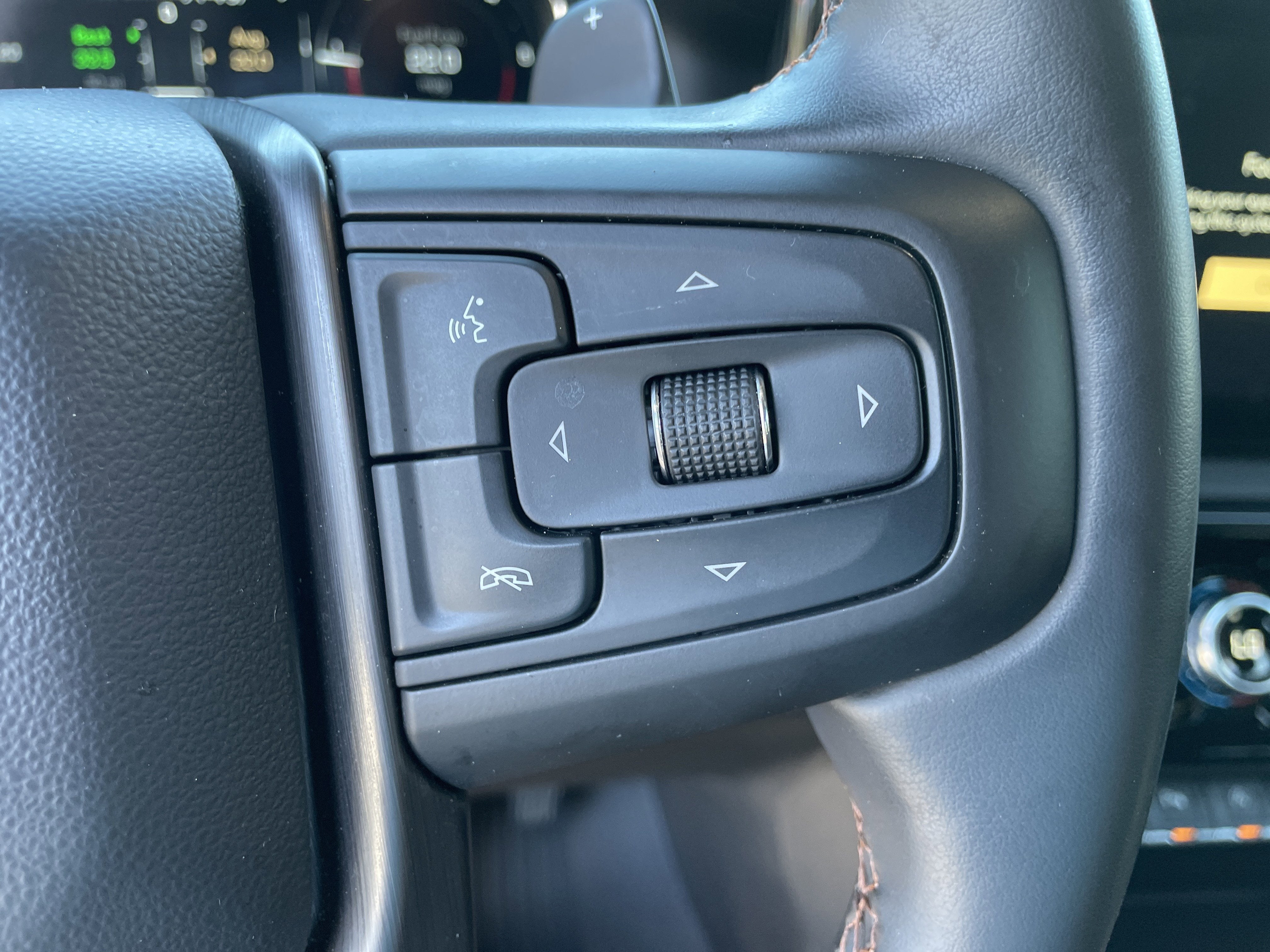 2025 GMC Sierra 1500 4WD Crew Cab Short Box AT4