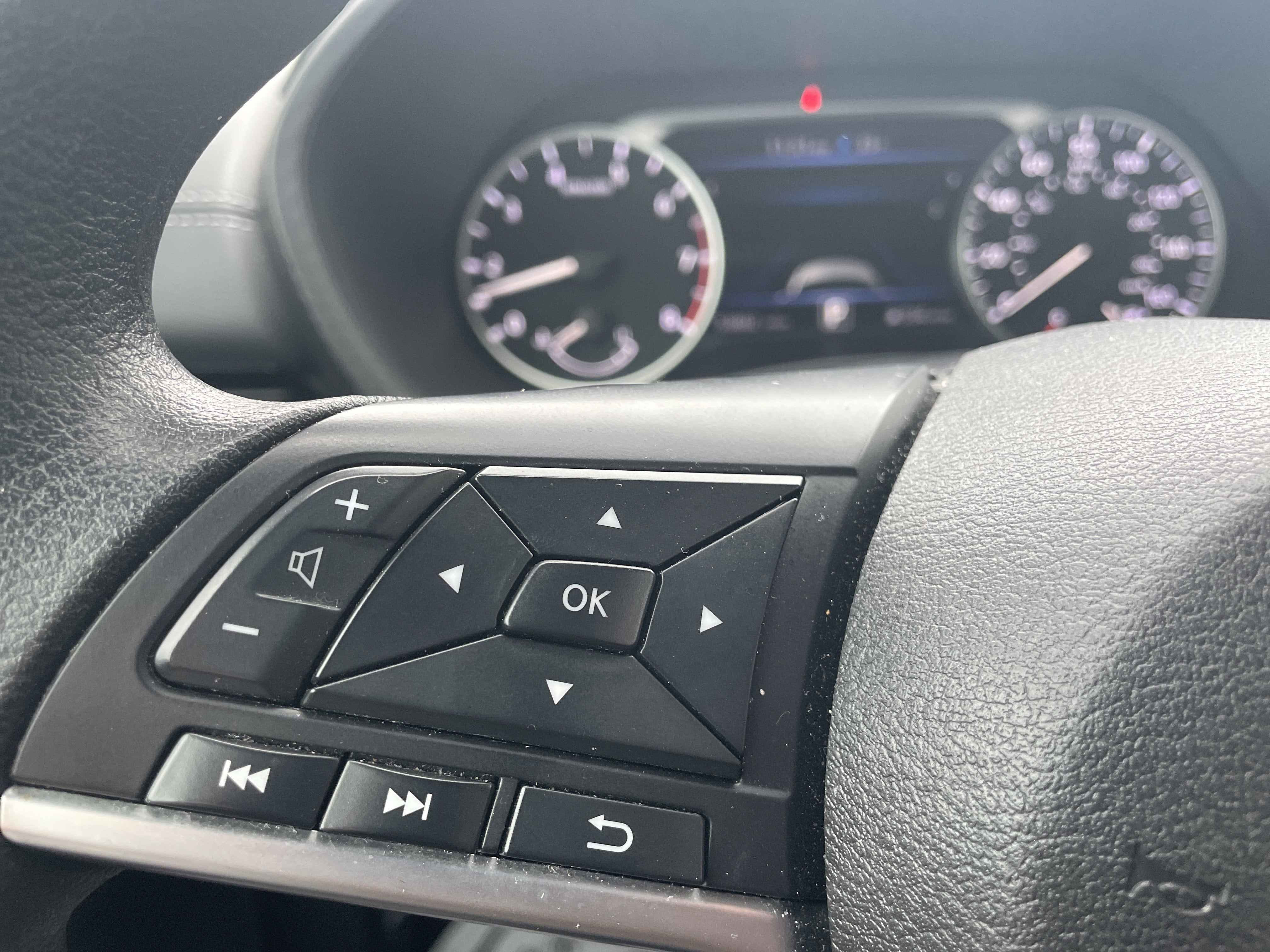 2023 Nissan Sentra SV Xtronic CVT