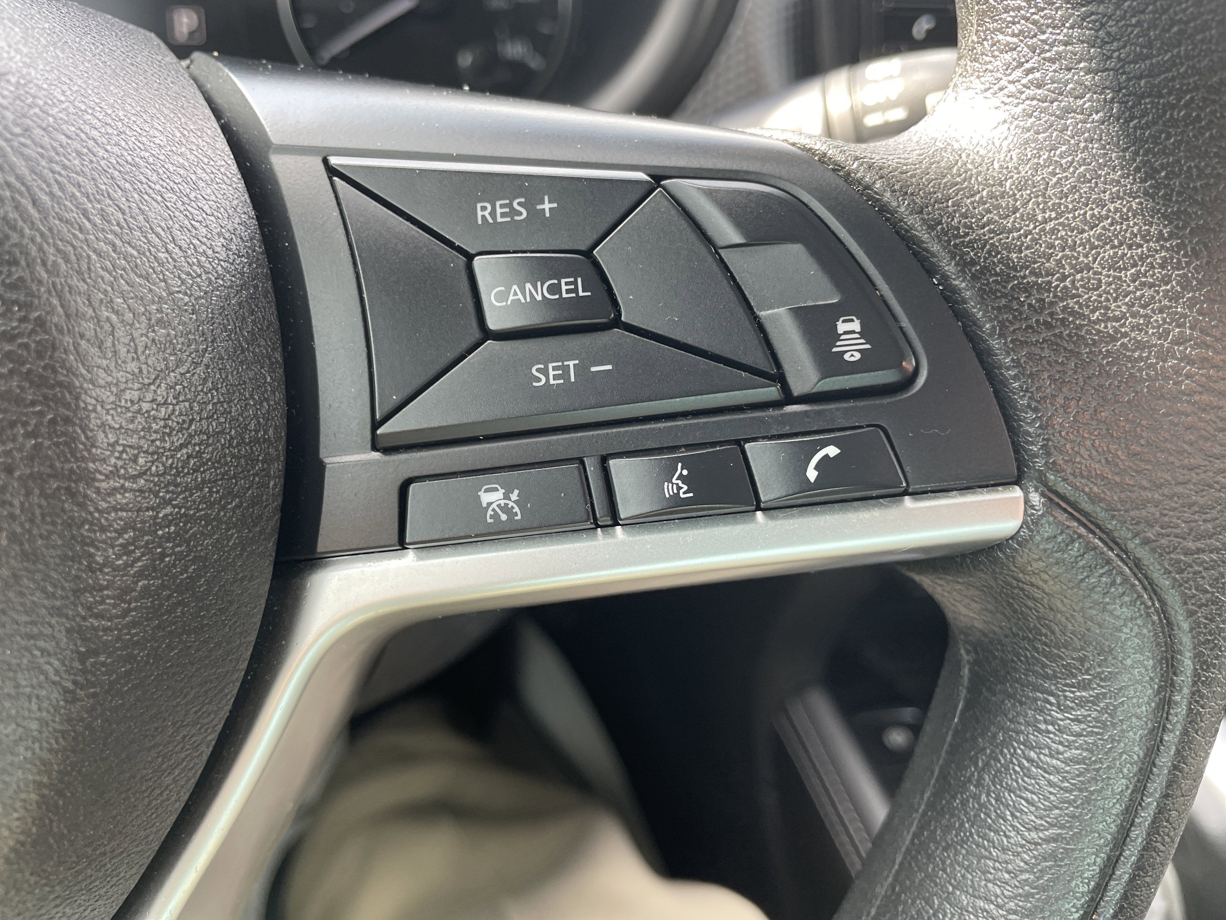 2023 Nissan Kicks SV Xtronic CVT