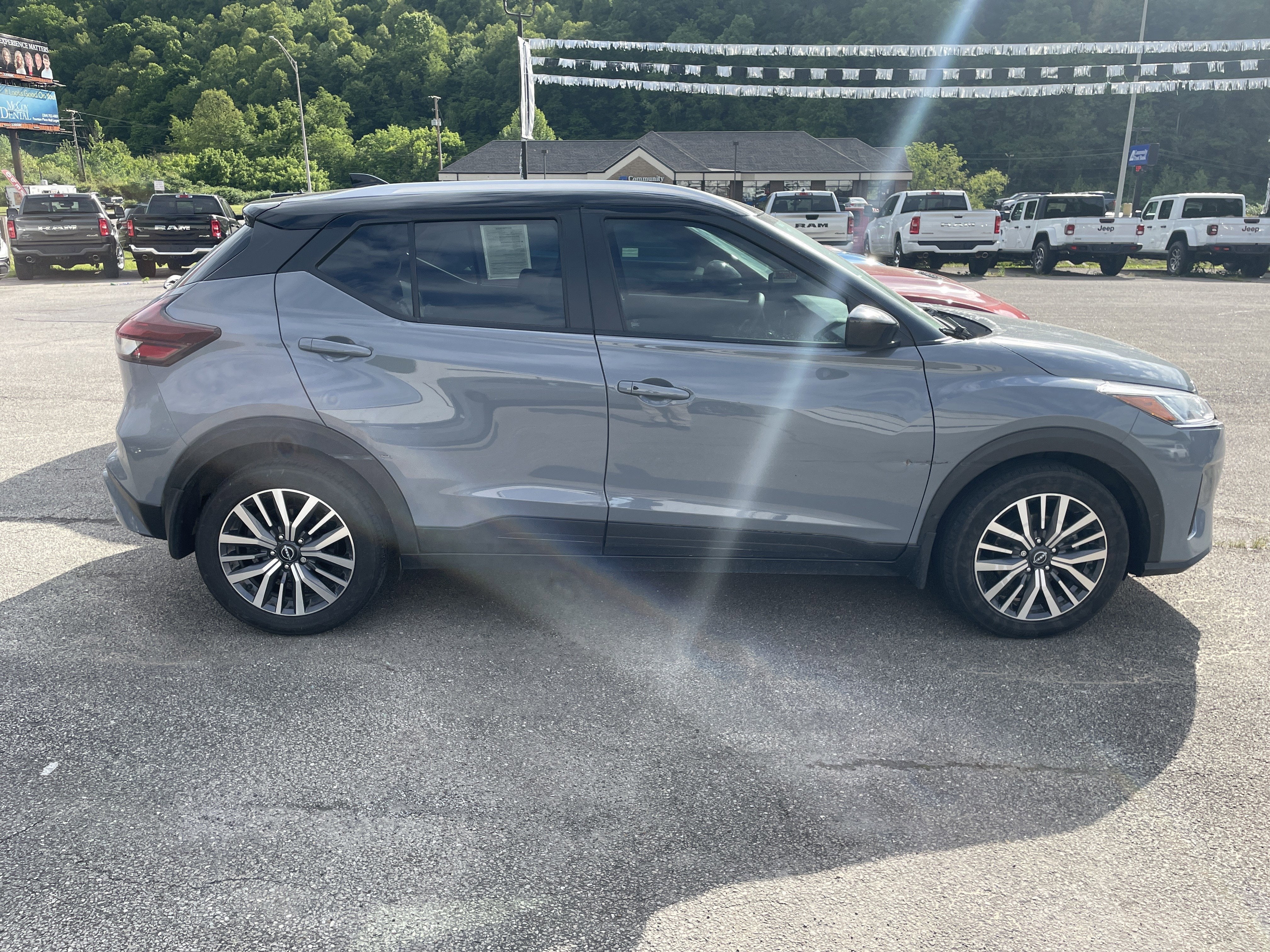 2023 Nissan Kicks SV Xtronic CVT