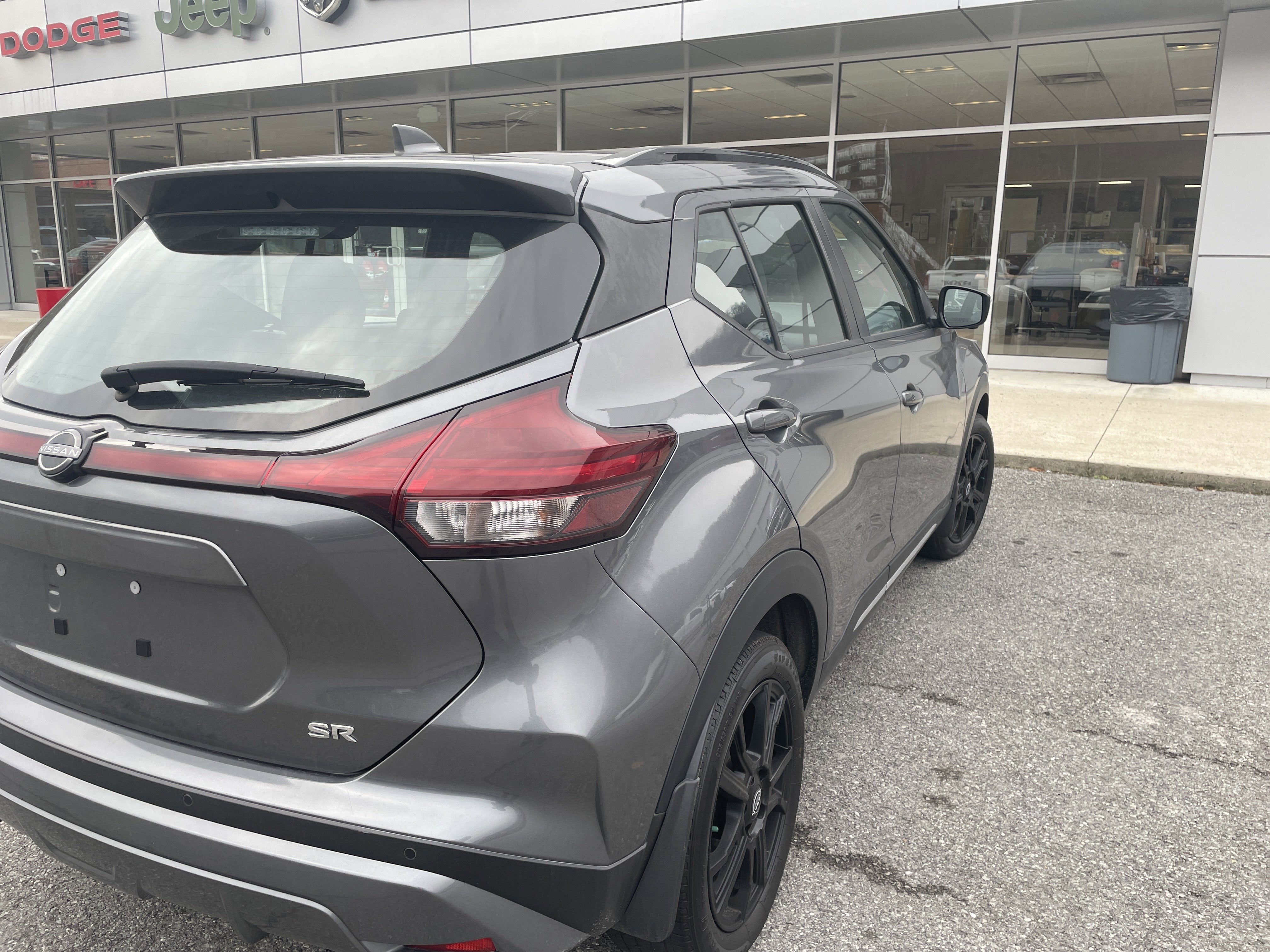 2024 Nissan Kicks SR Xtronic CVT