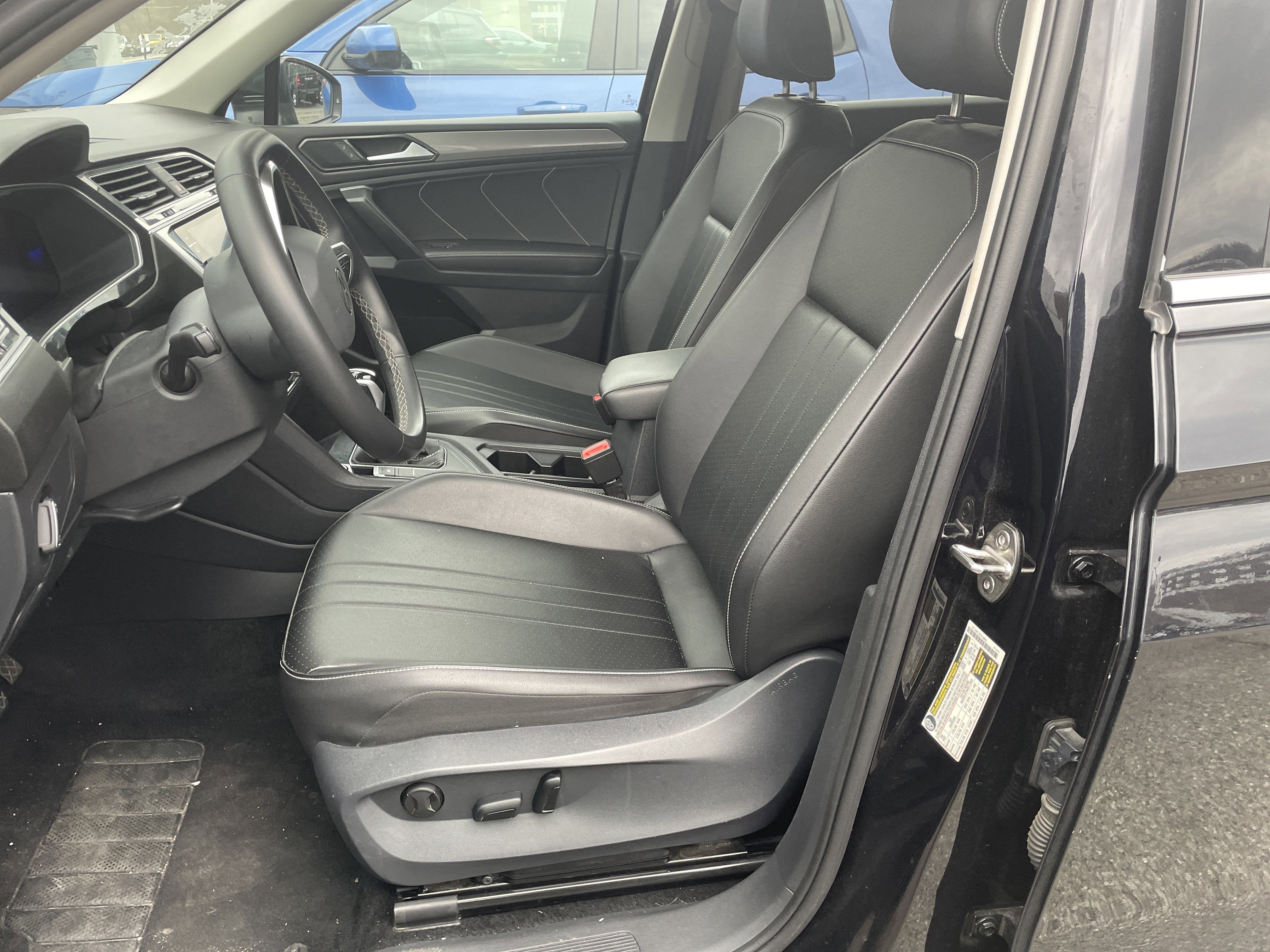 2024 Volkswagen Tiguan 2.0T SE