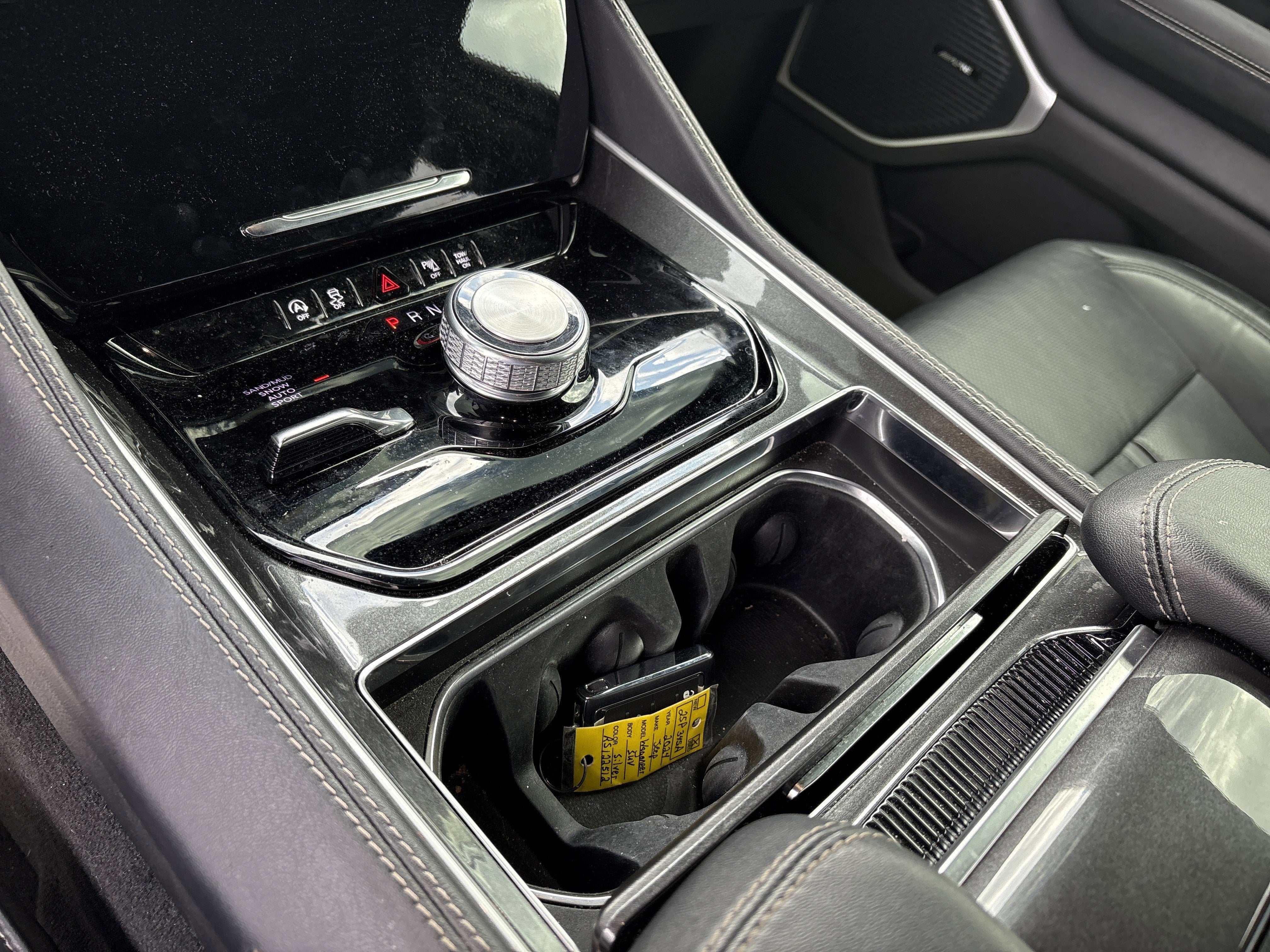 2024 Jeep Wagoneer Base