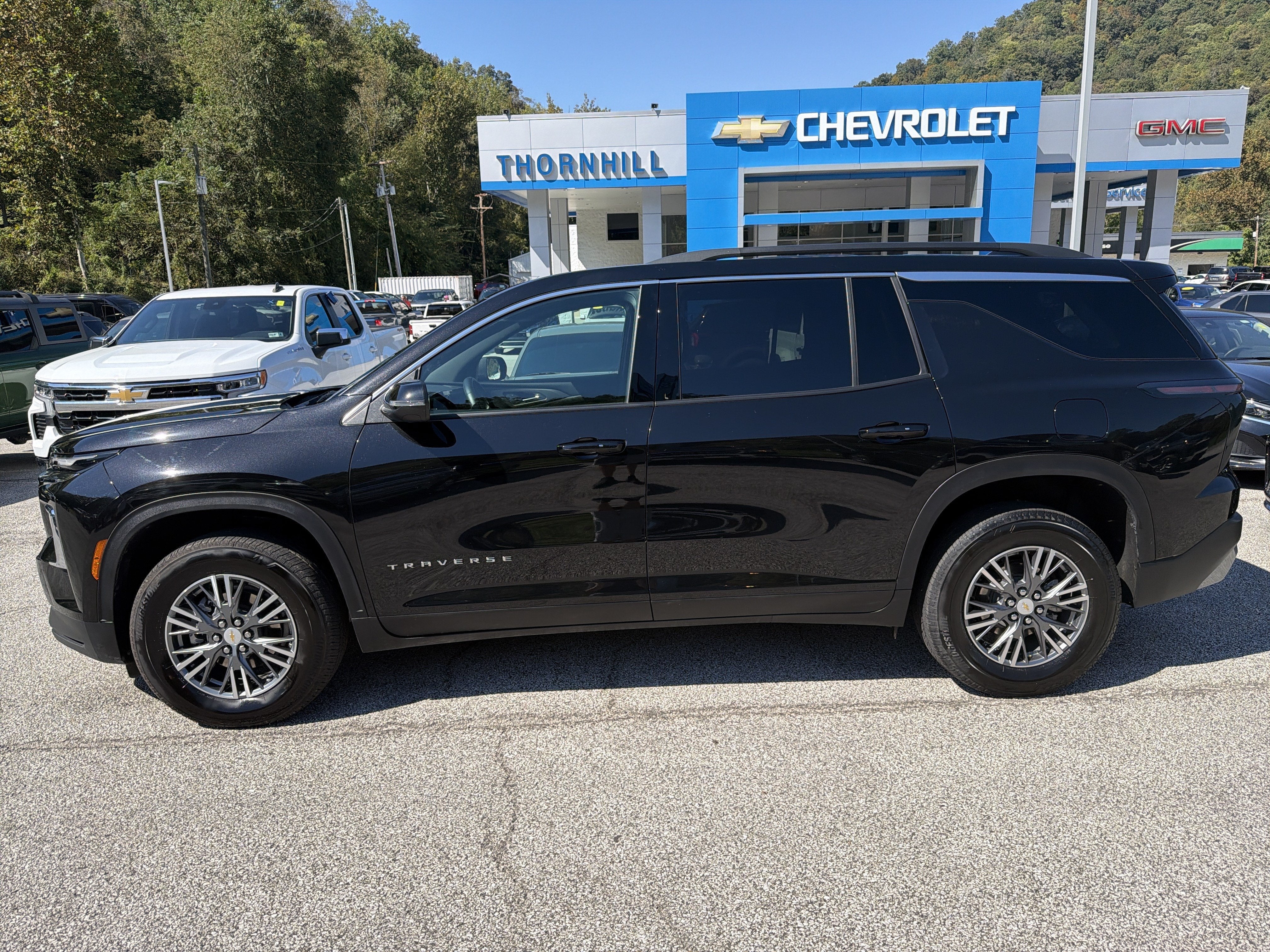 2026 Chevrolet Traverse AWD LT