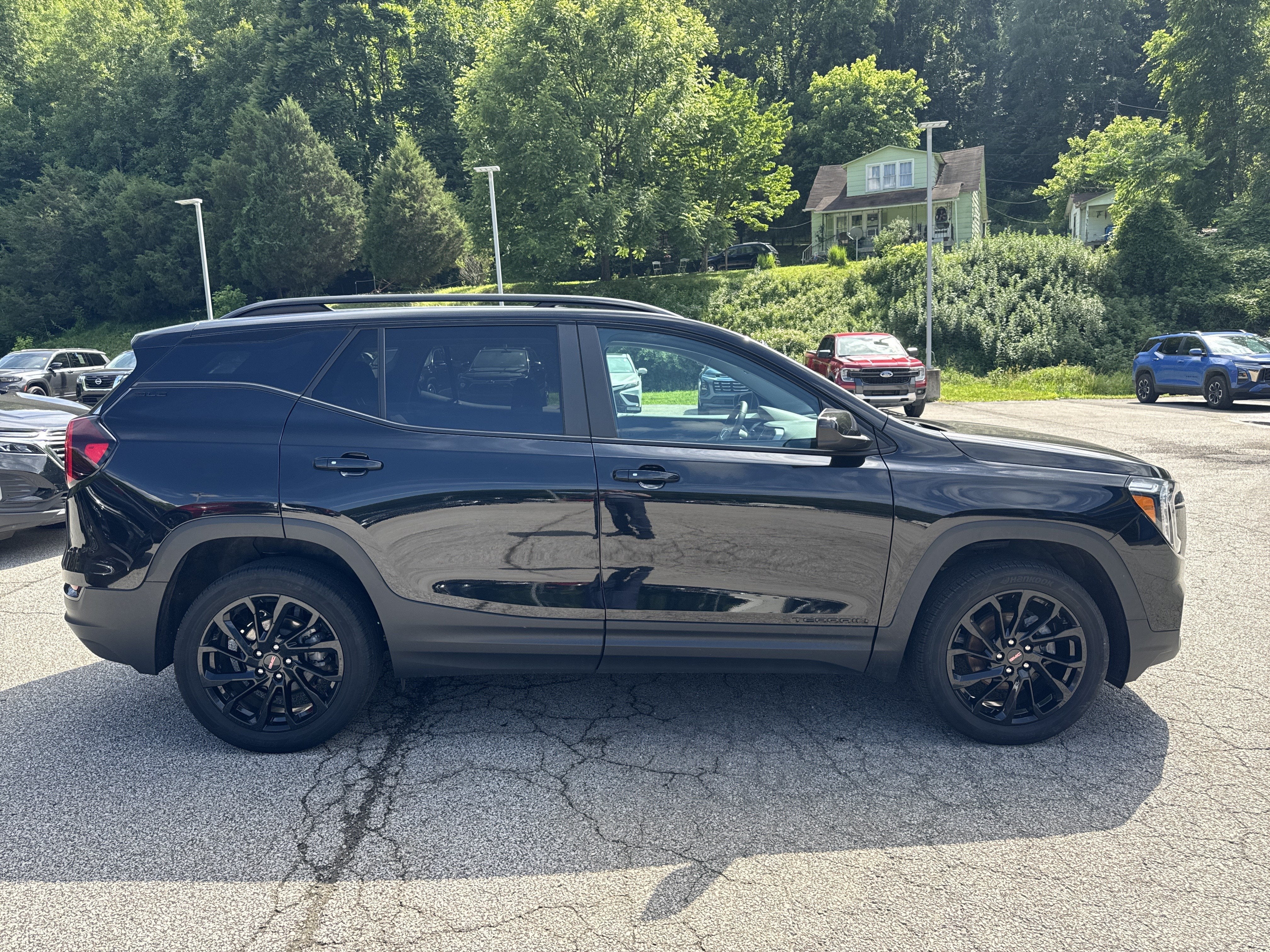 2023 GMC Terrain SLE