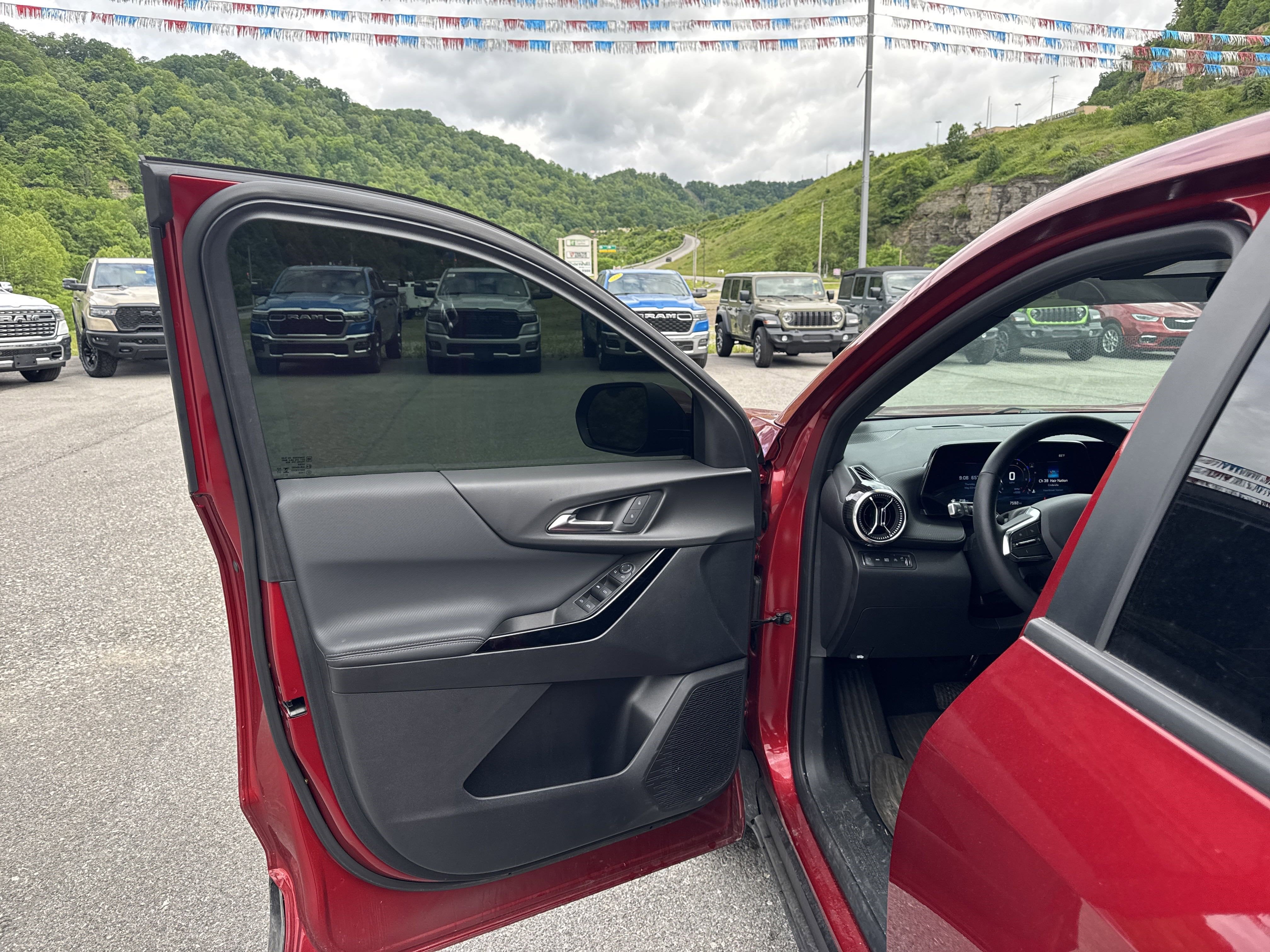 2025 Chevrolet Equinox AWD LT