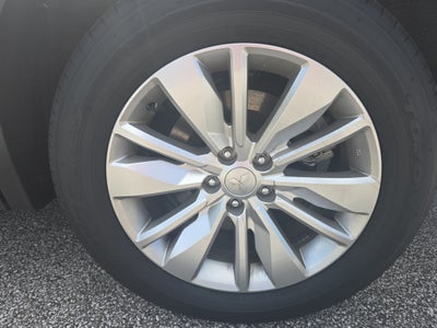 2025 Mitsubishi Outlander ES