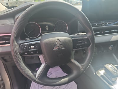 2025 Mitsubishi Outlander ES