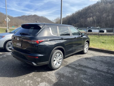 2025 Mitsubishi Outlander ES