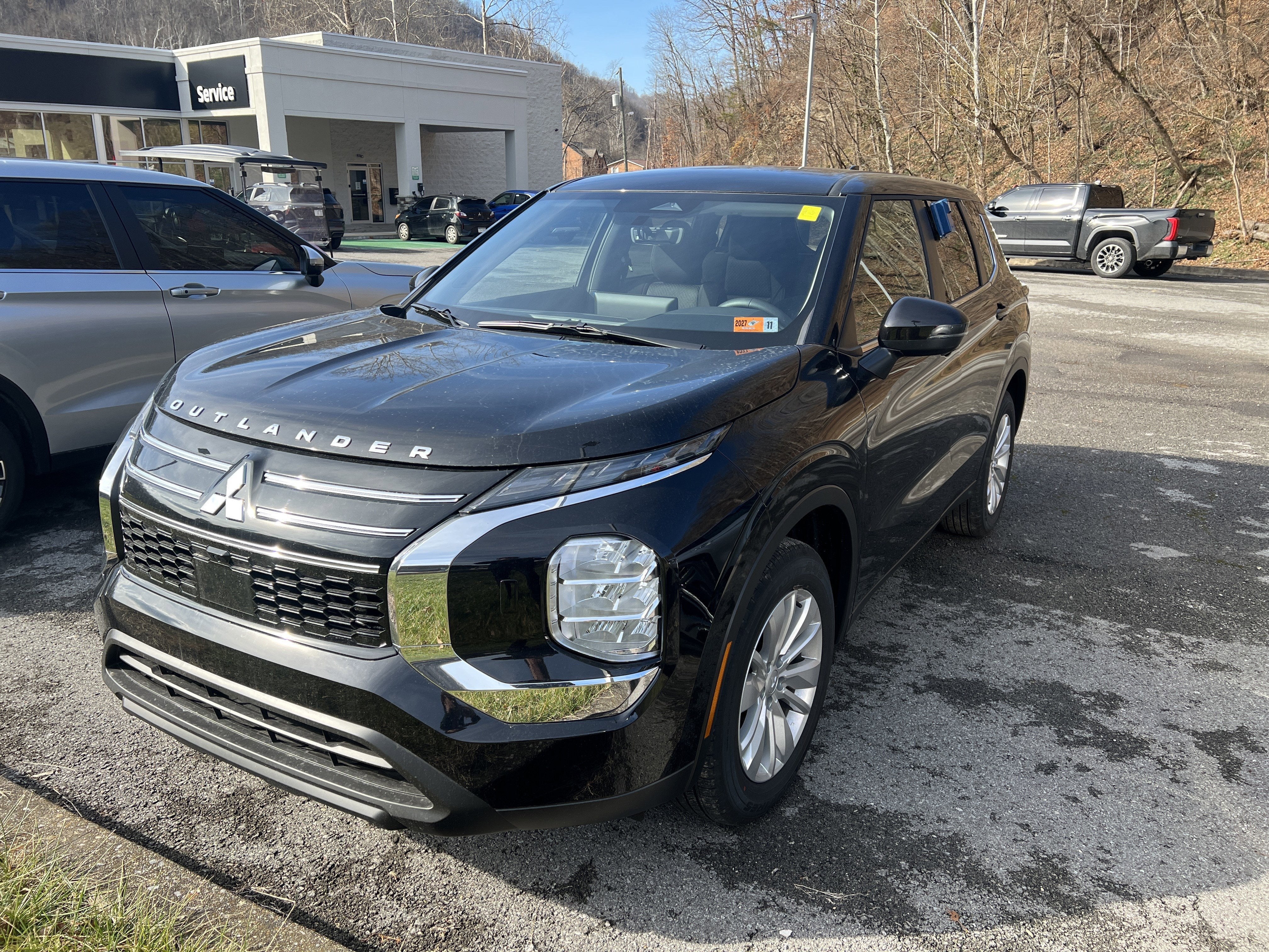 2025 Mitsubishi Outlander ES