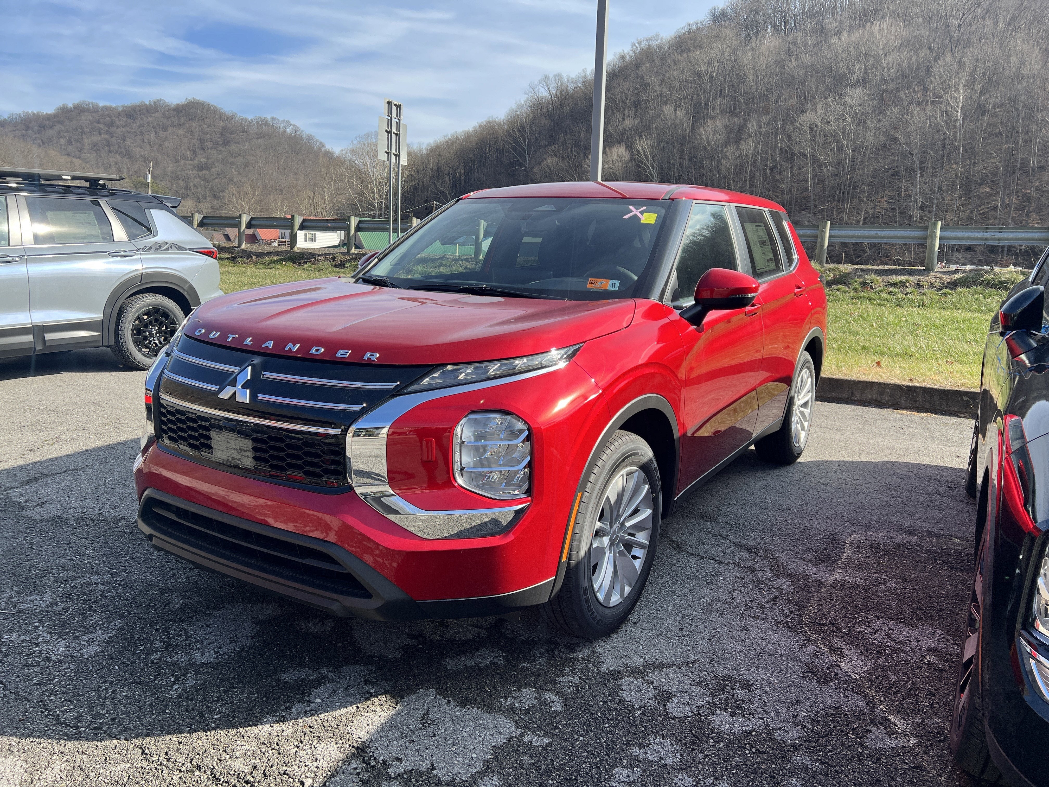 2025 Mitsubishi Outlander ES