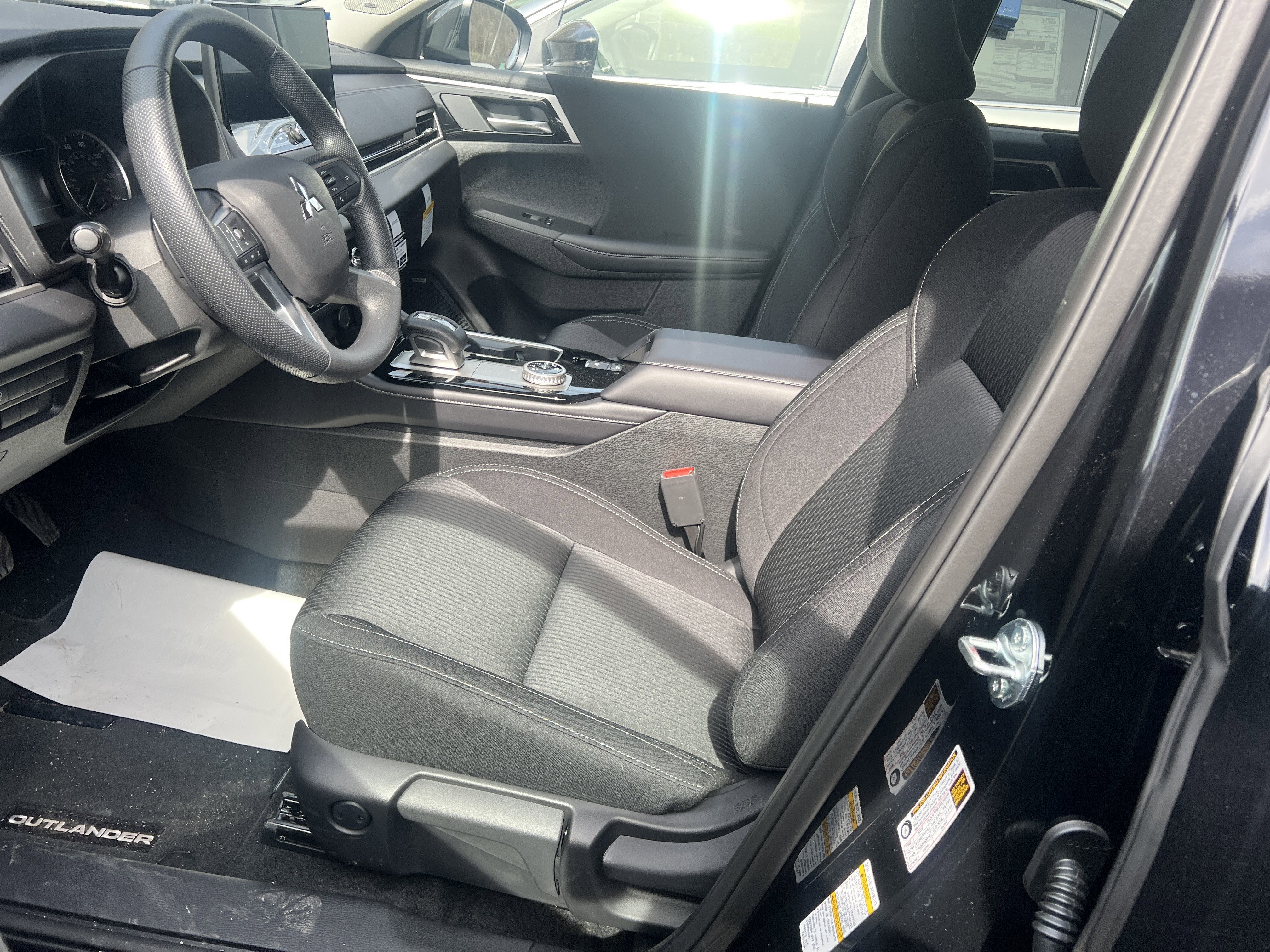 2026 Mitsubishi Outlander ES