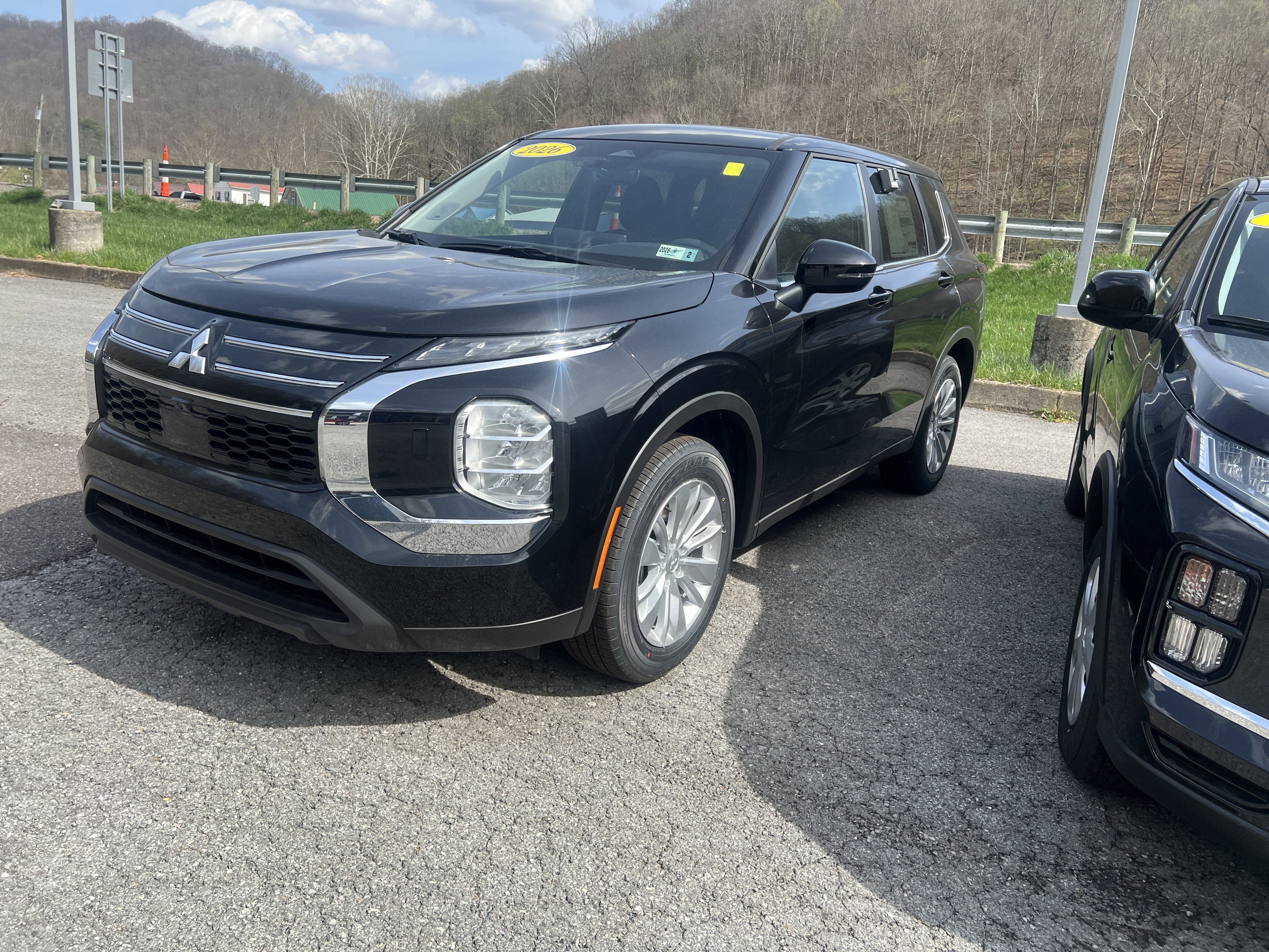 2026 Mitsubishi Outlander ES