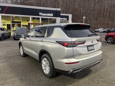 2026 Mitsubishi Outlander ES