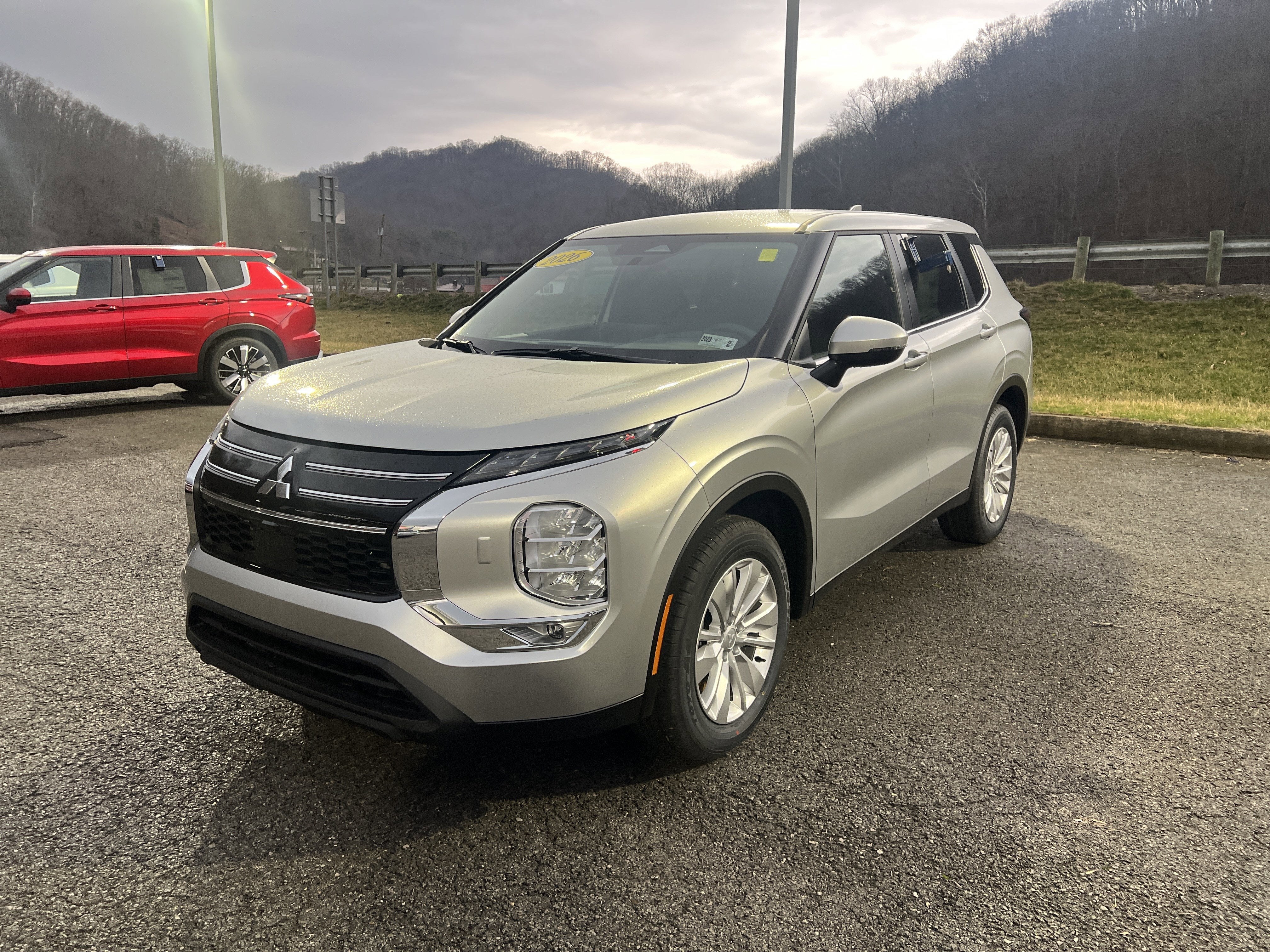 2026 Mitsubishi Outlander ES