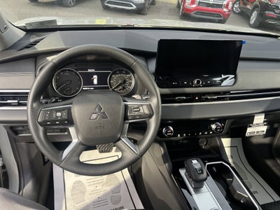 2026 Mitsubishi Outlander ES