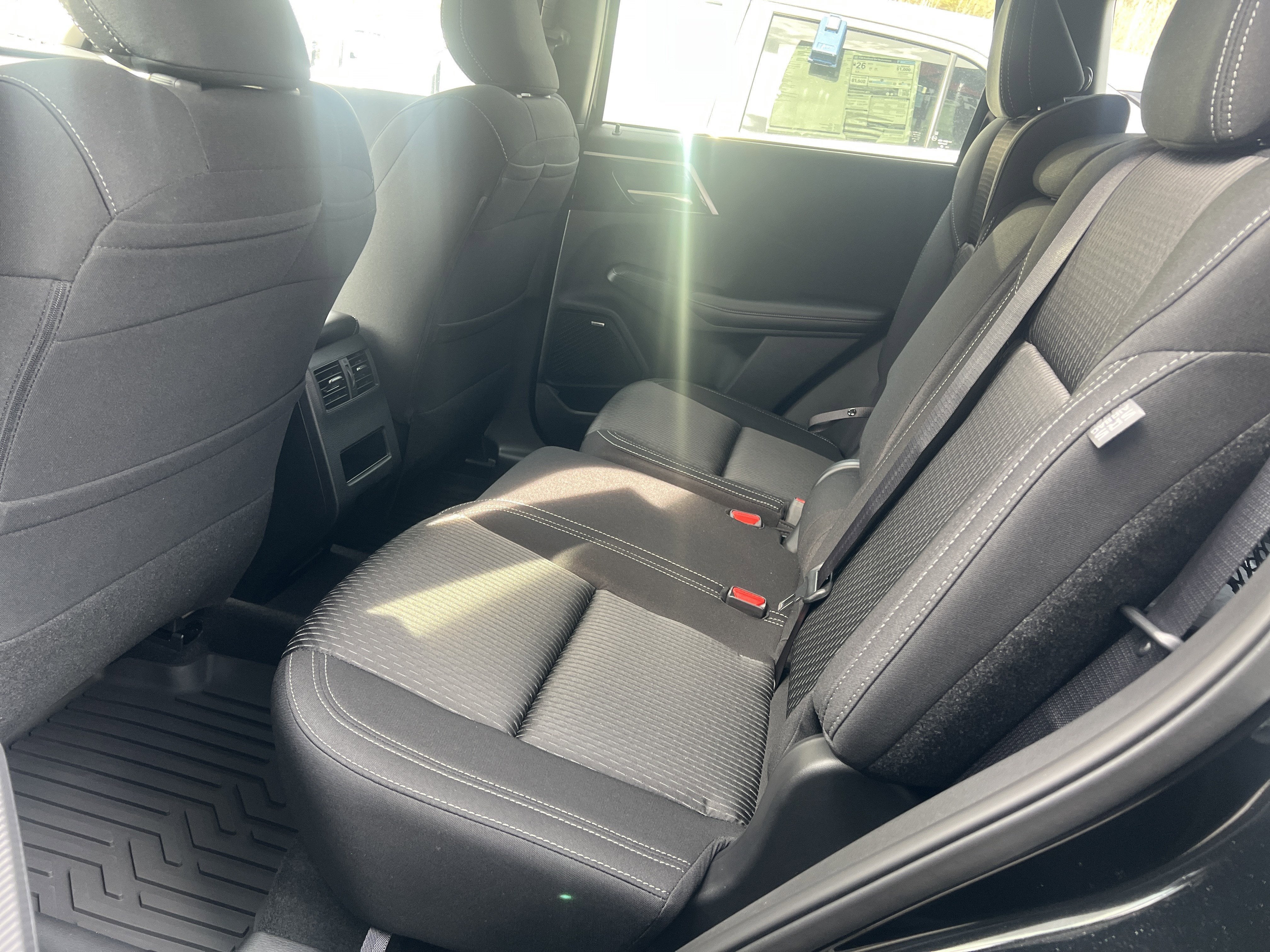 2026 Mitsubishi Outlander ES