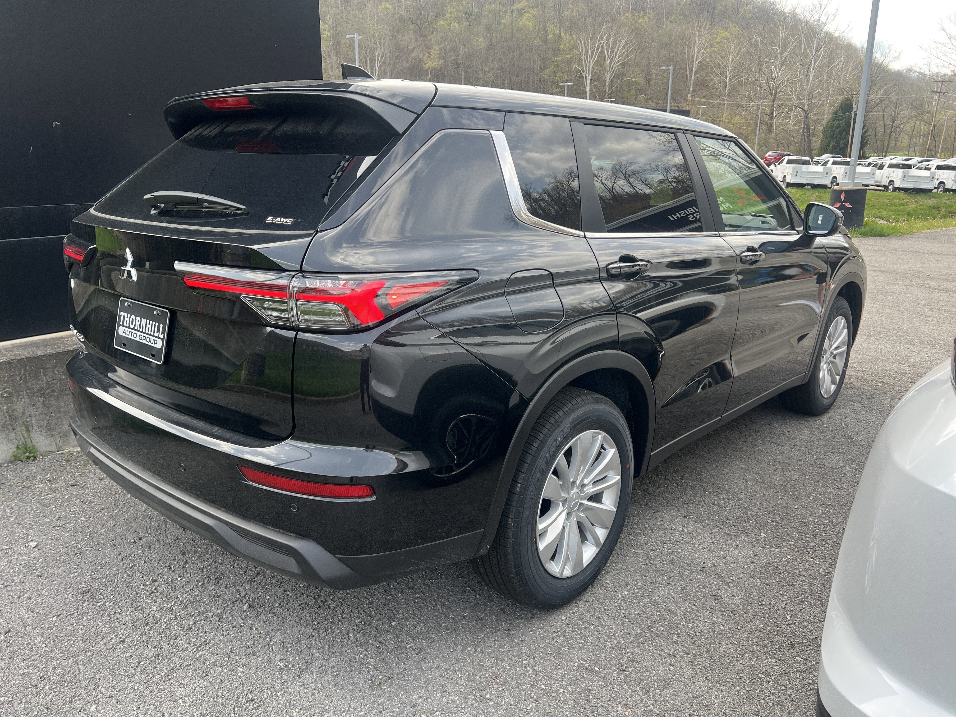 2026 Mitsubishi Outlander ES