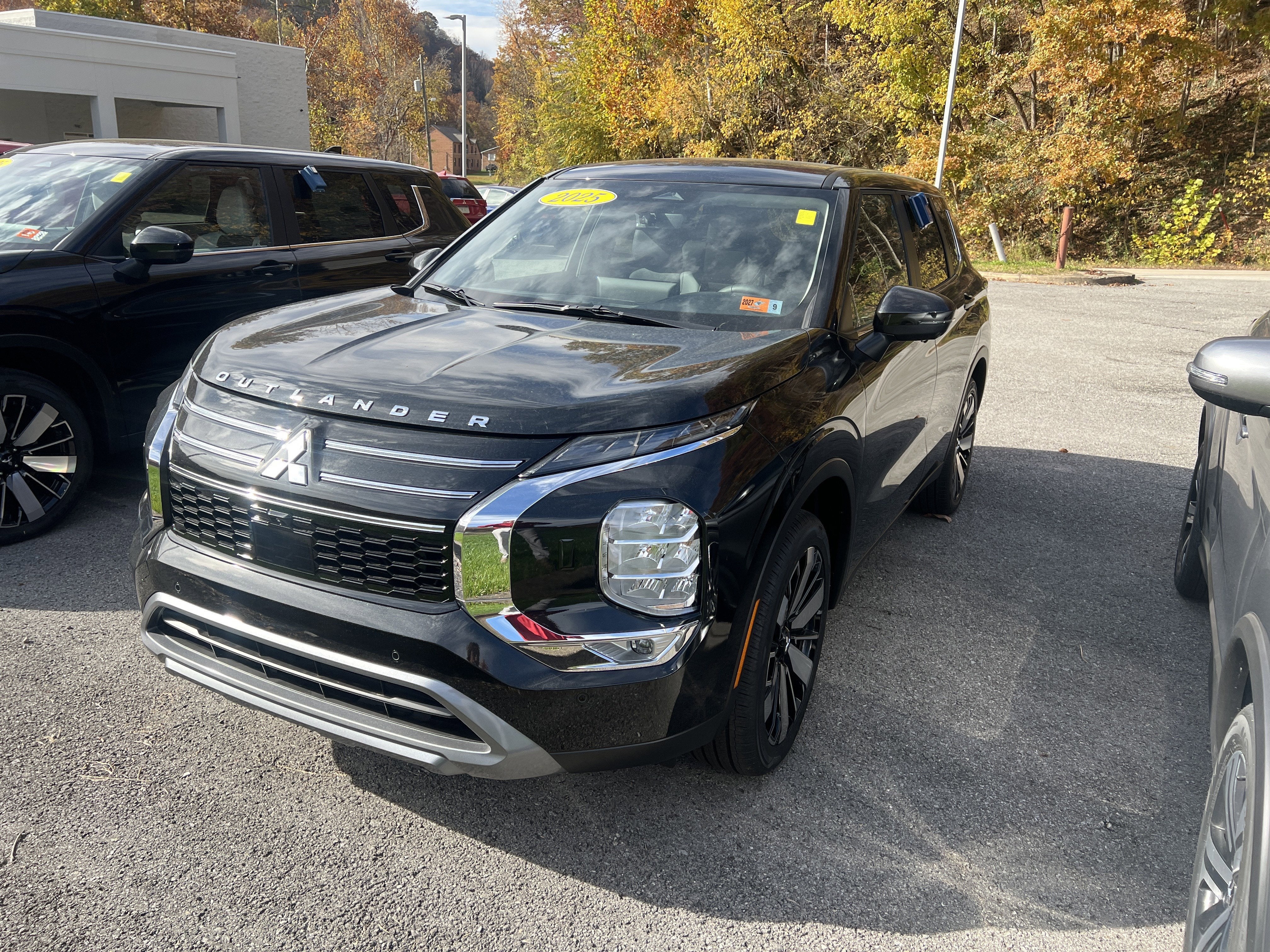 2025 Mitsubishi Outlander SE