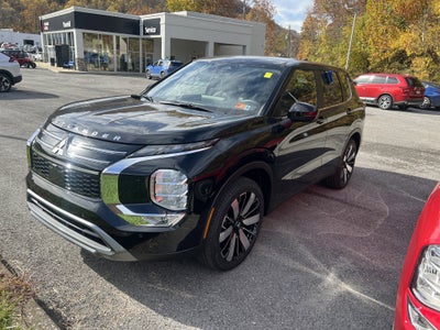 2025 Mitsubishi Outlander SE