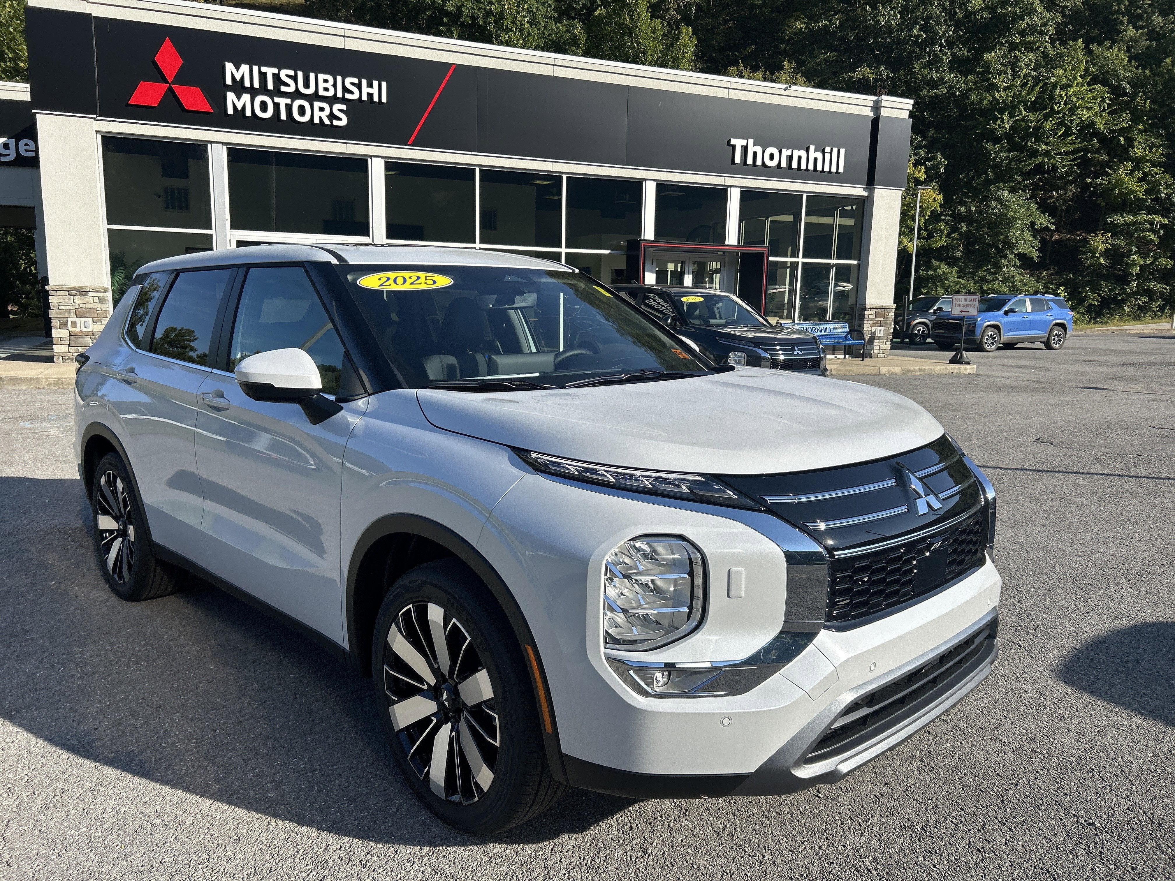 2025 Mitsubishi Outlander SE