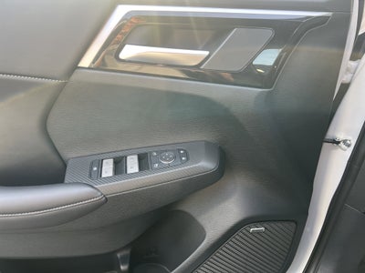 2026 Mitsubishi Outlander LE