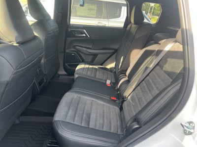 2026 Mitsubishi Outlander LE