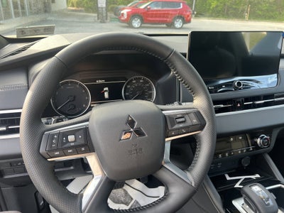 2026 Mitsubishi Outlander LE