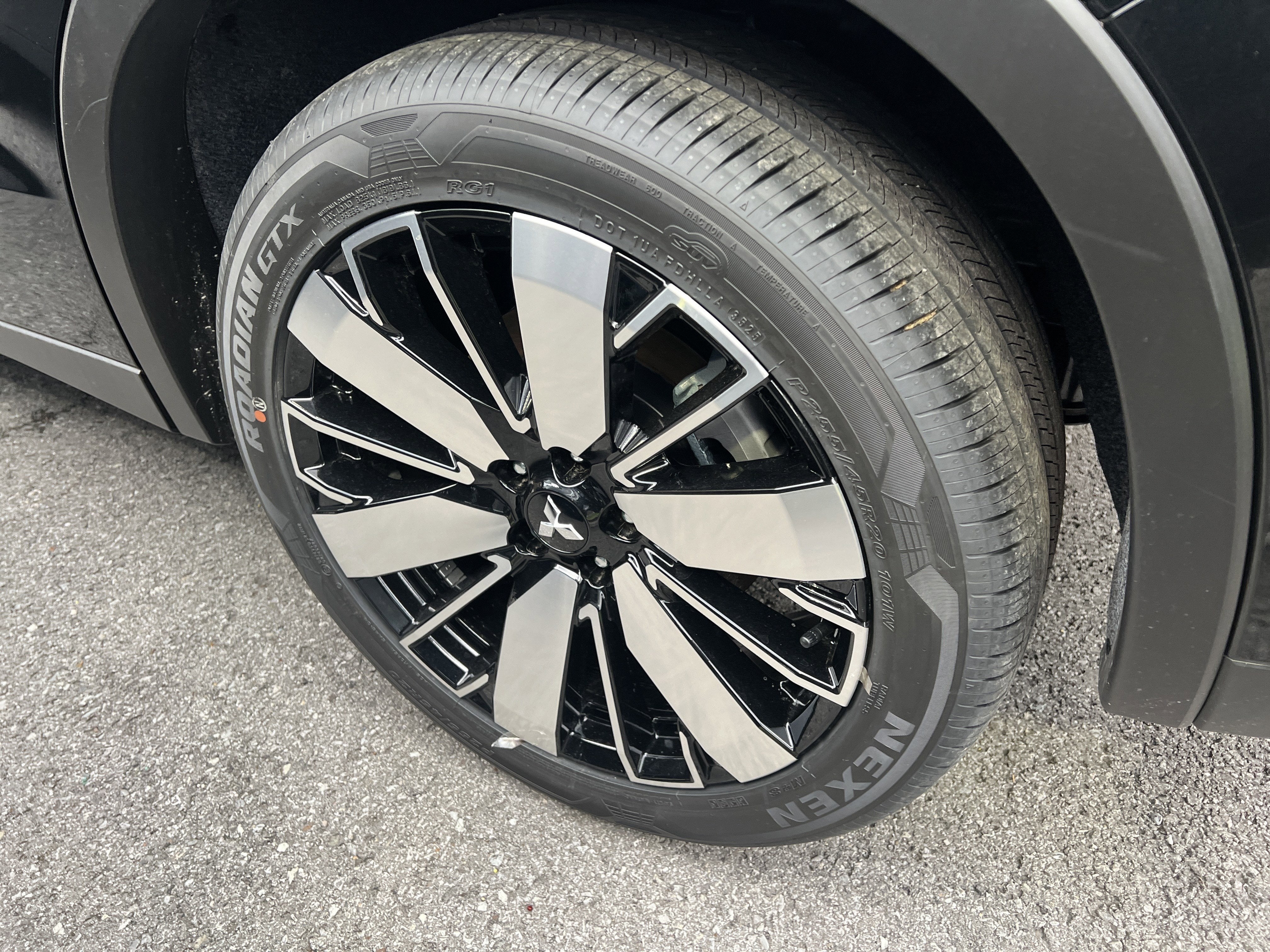 2026 Mitsubishi Outlander SE