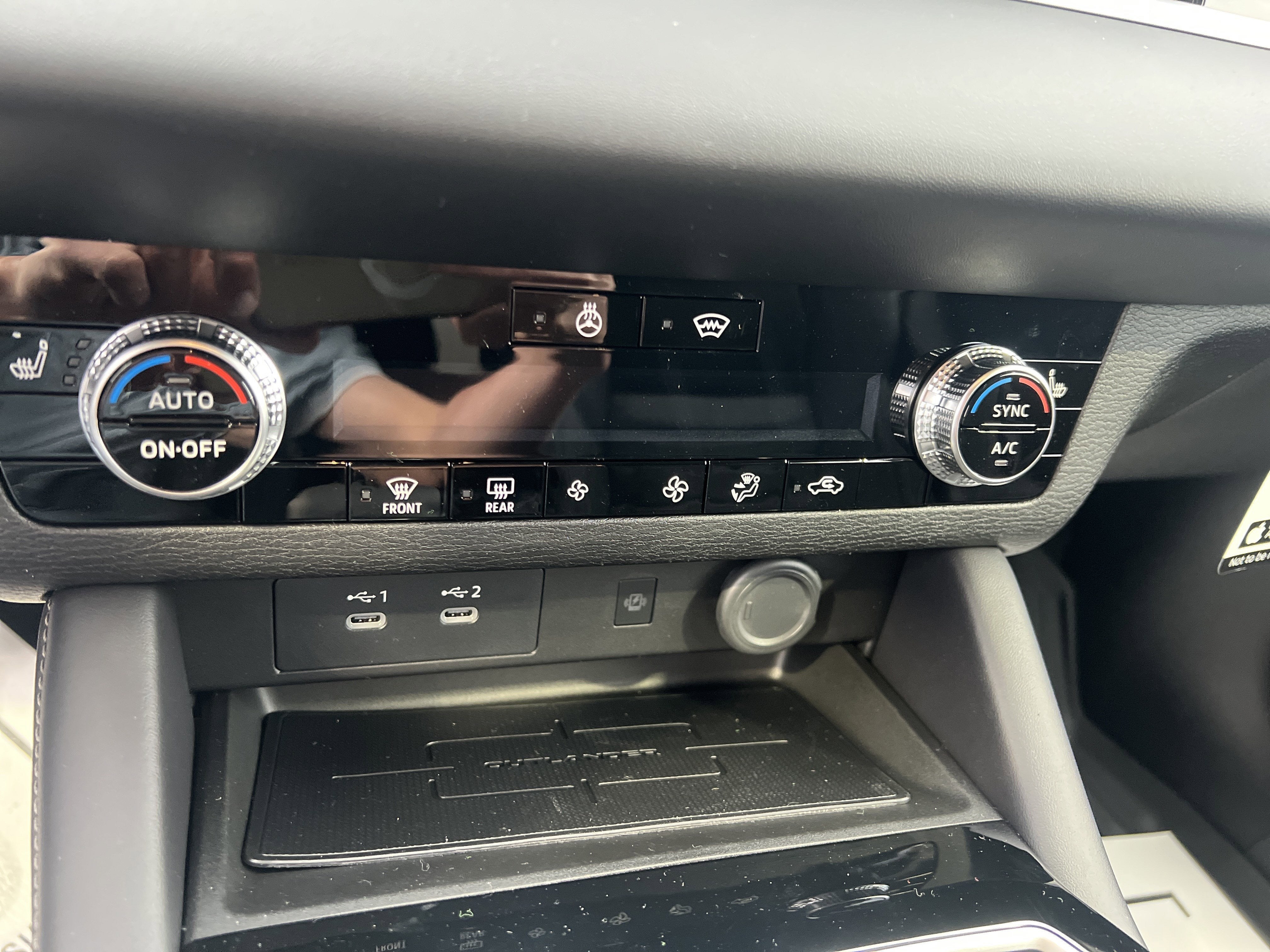 2026 Mitsubishi Outlander SE